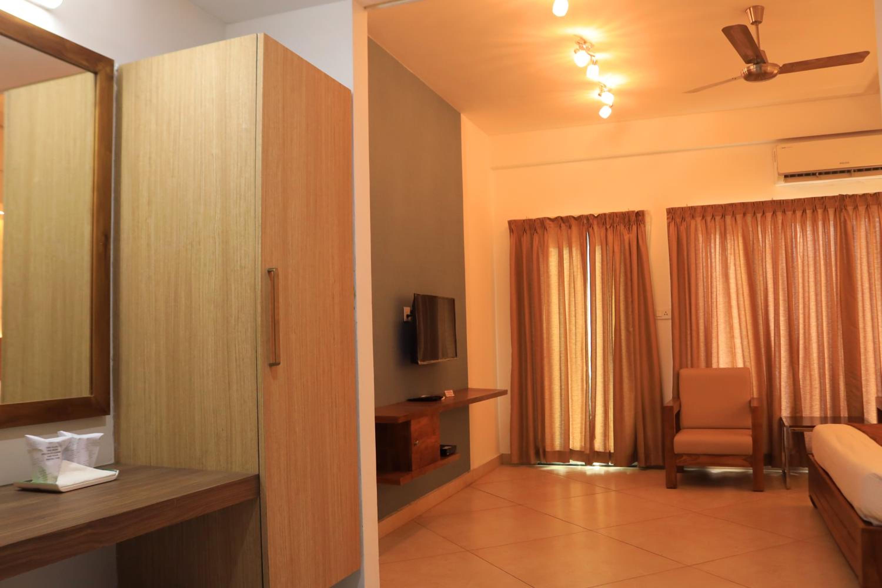 Deluxe Room - Photo 3