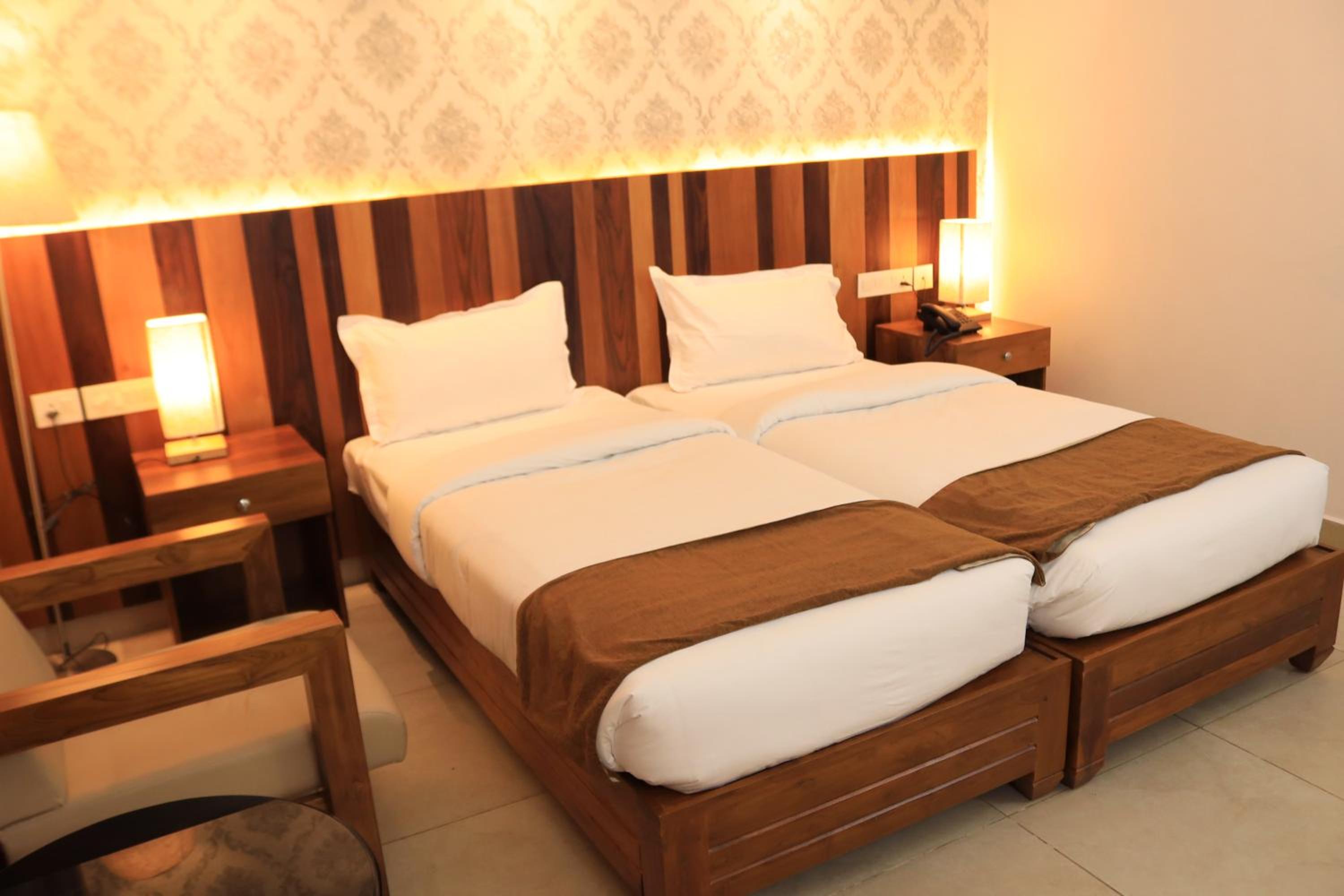 Deluxe Room - Photo 2
