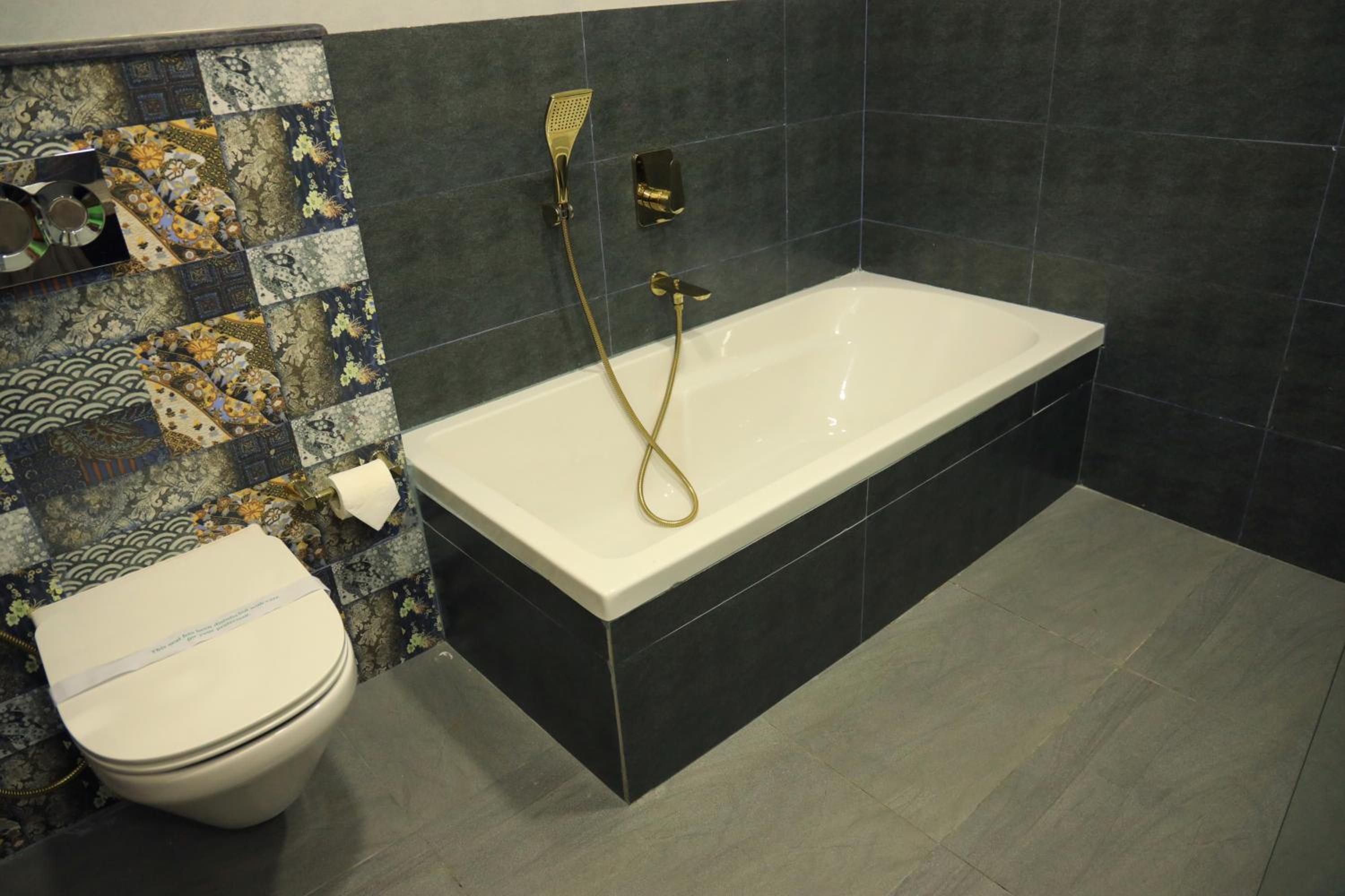 Suite - Photo 2