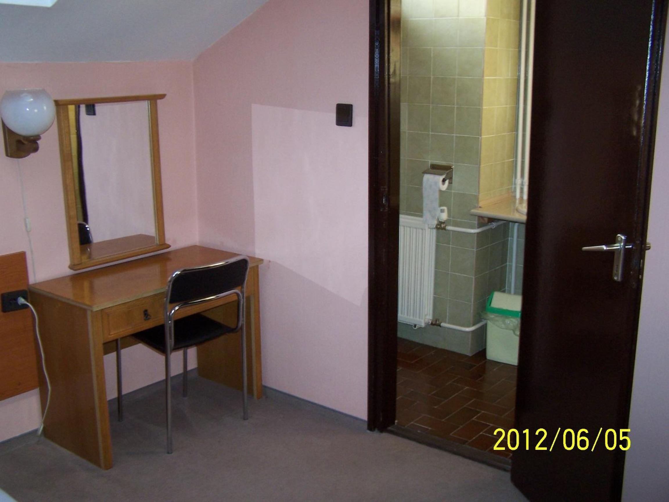 Single Room photo 3