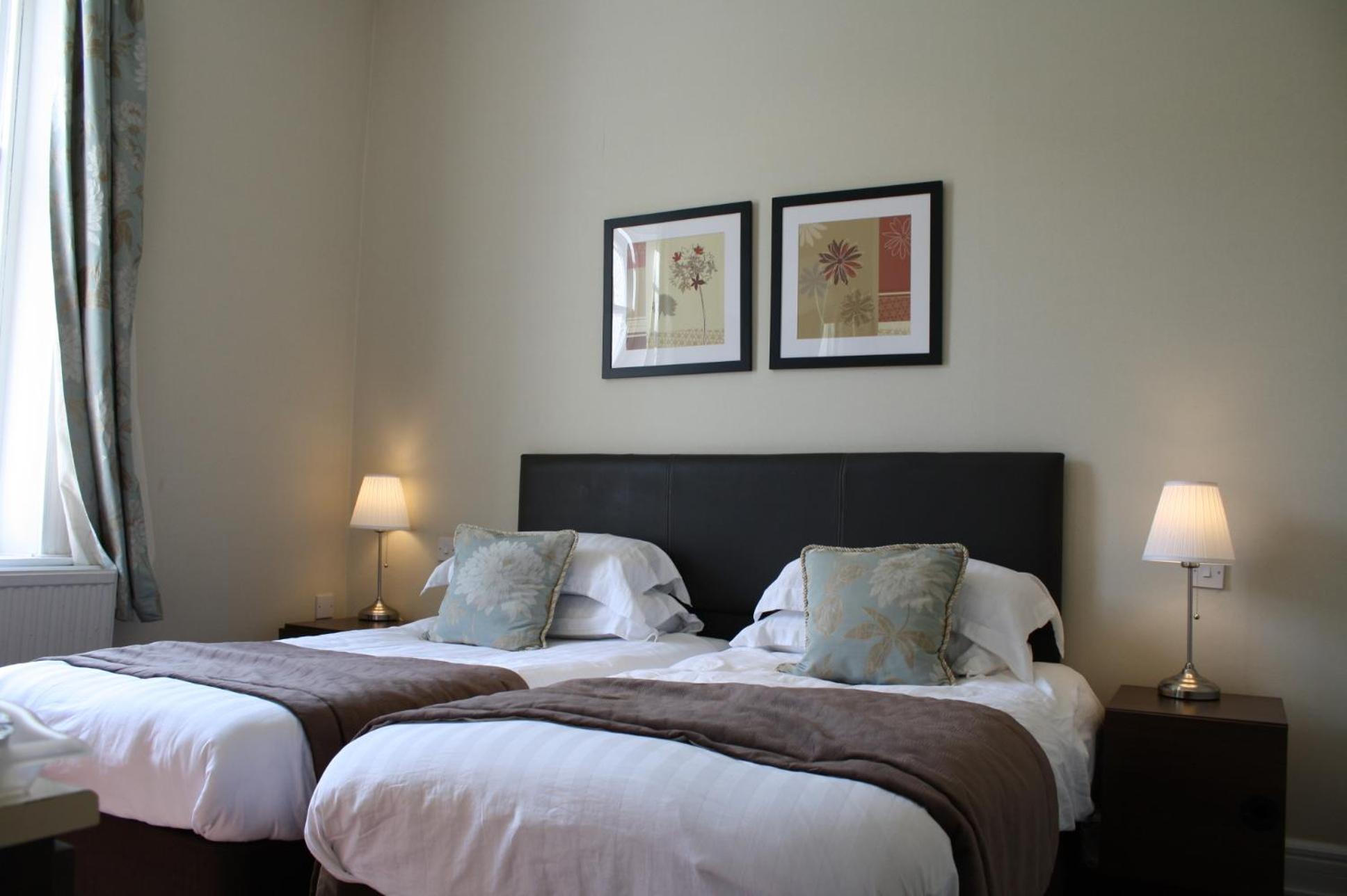 Double or Twin Room - Photo 8