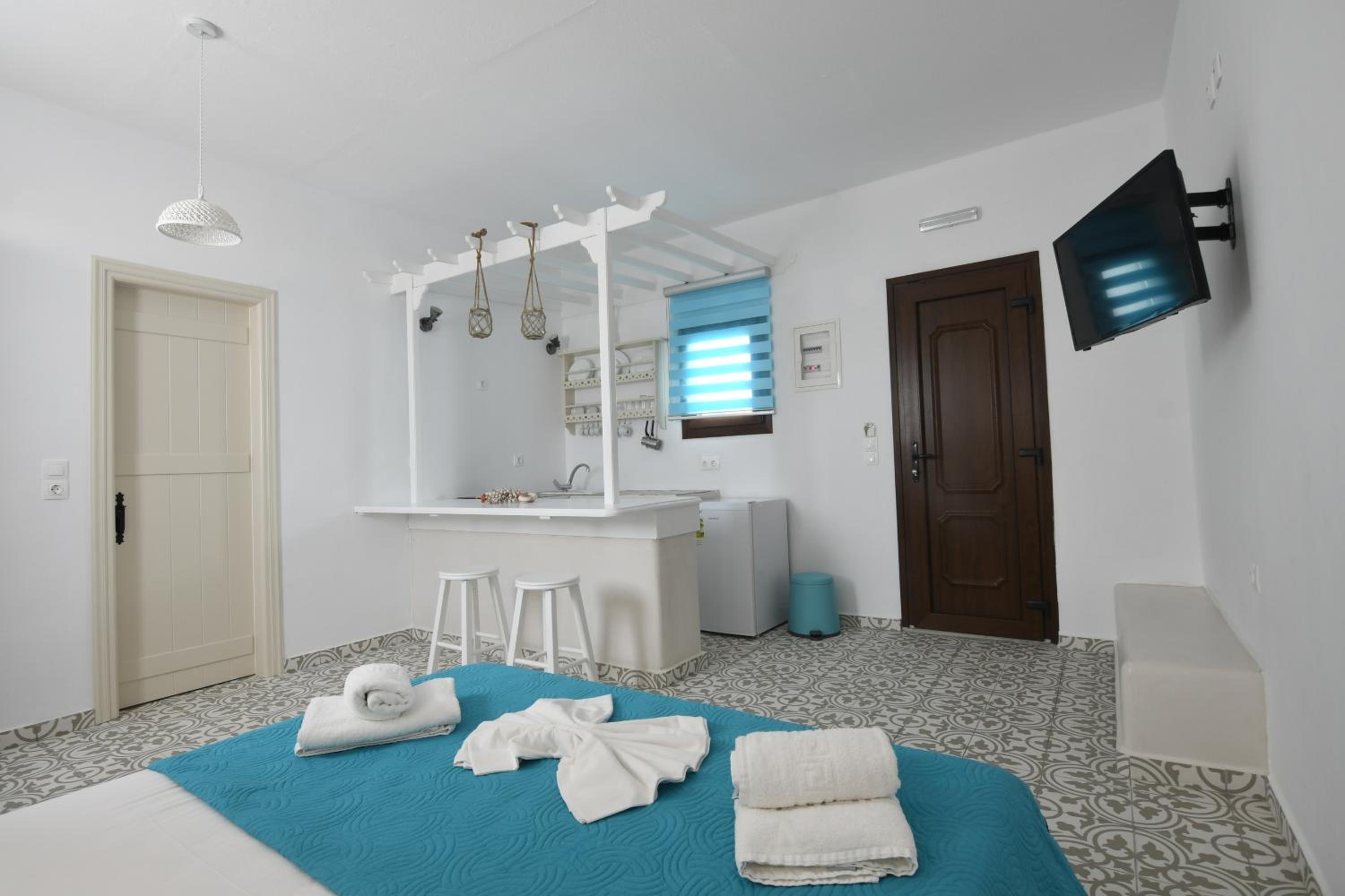 Apartment - Ground Floor photo 3