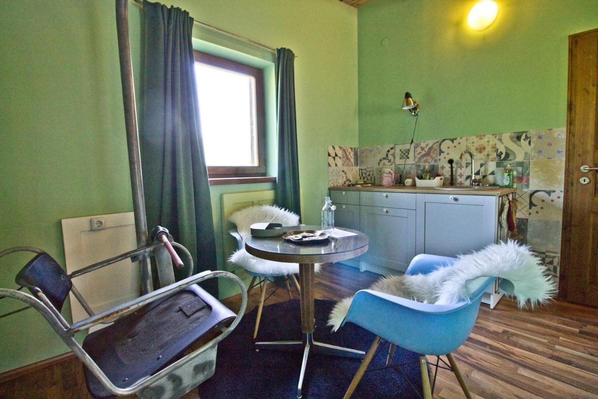 Studio Apartment photo 3