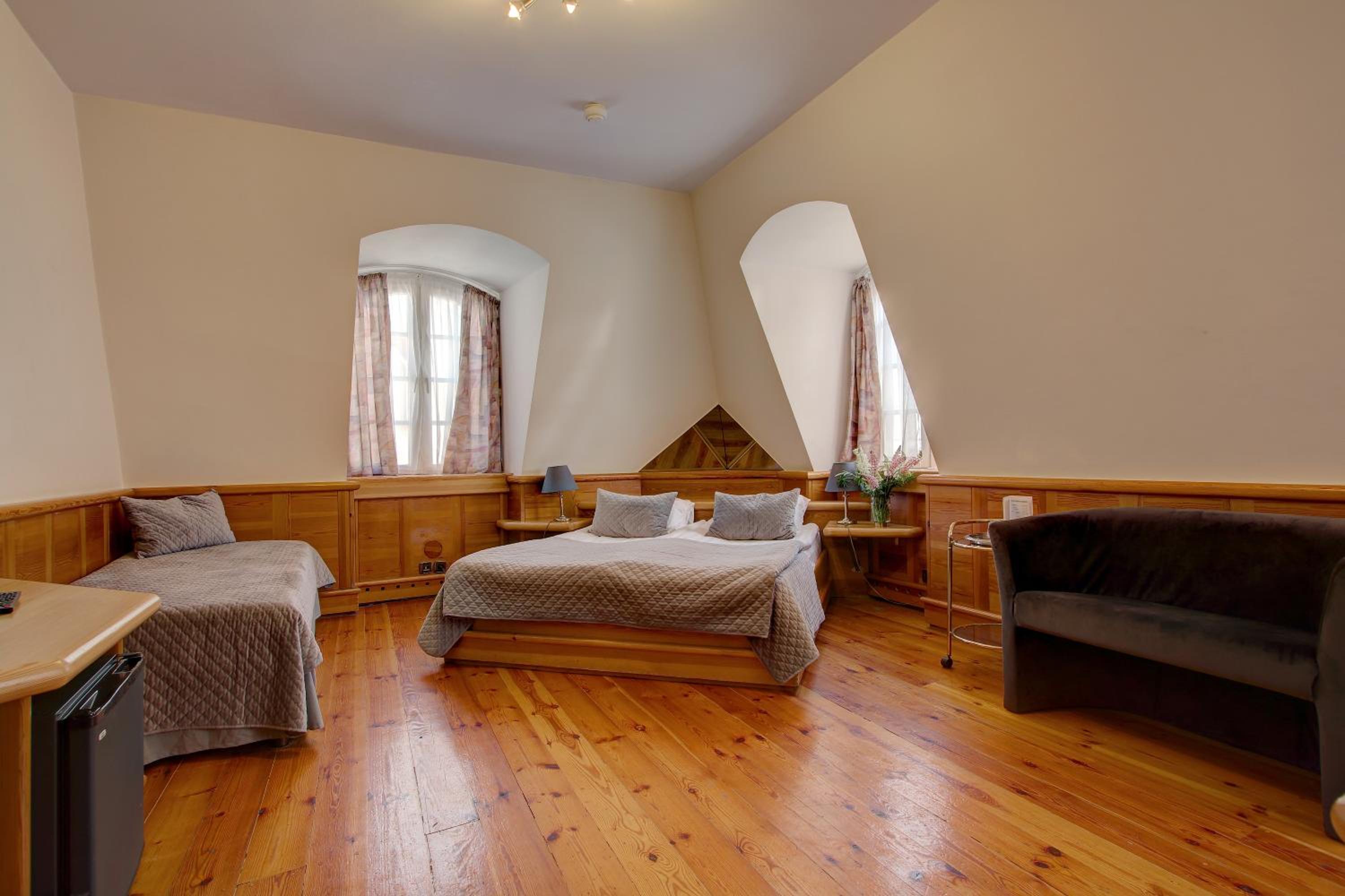 Family Room - Photo 3