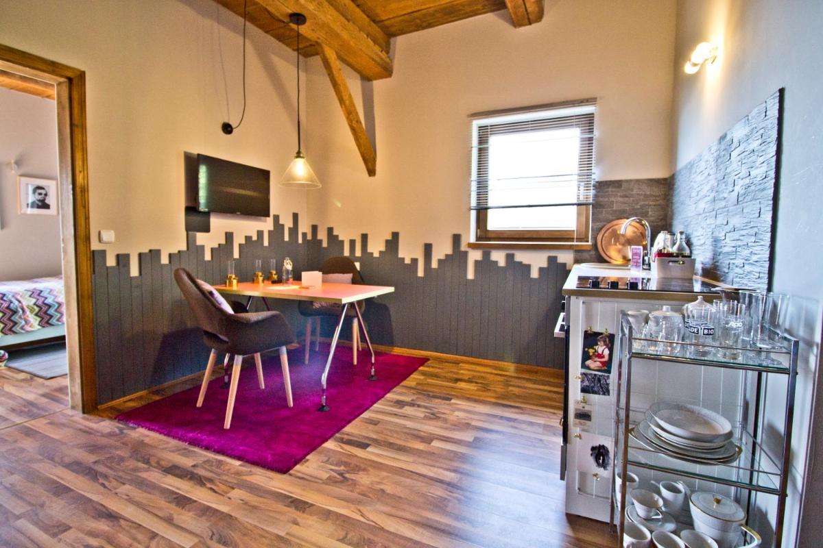 One-Bedroom Apartment photo 2