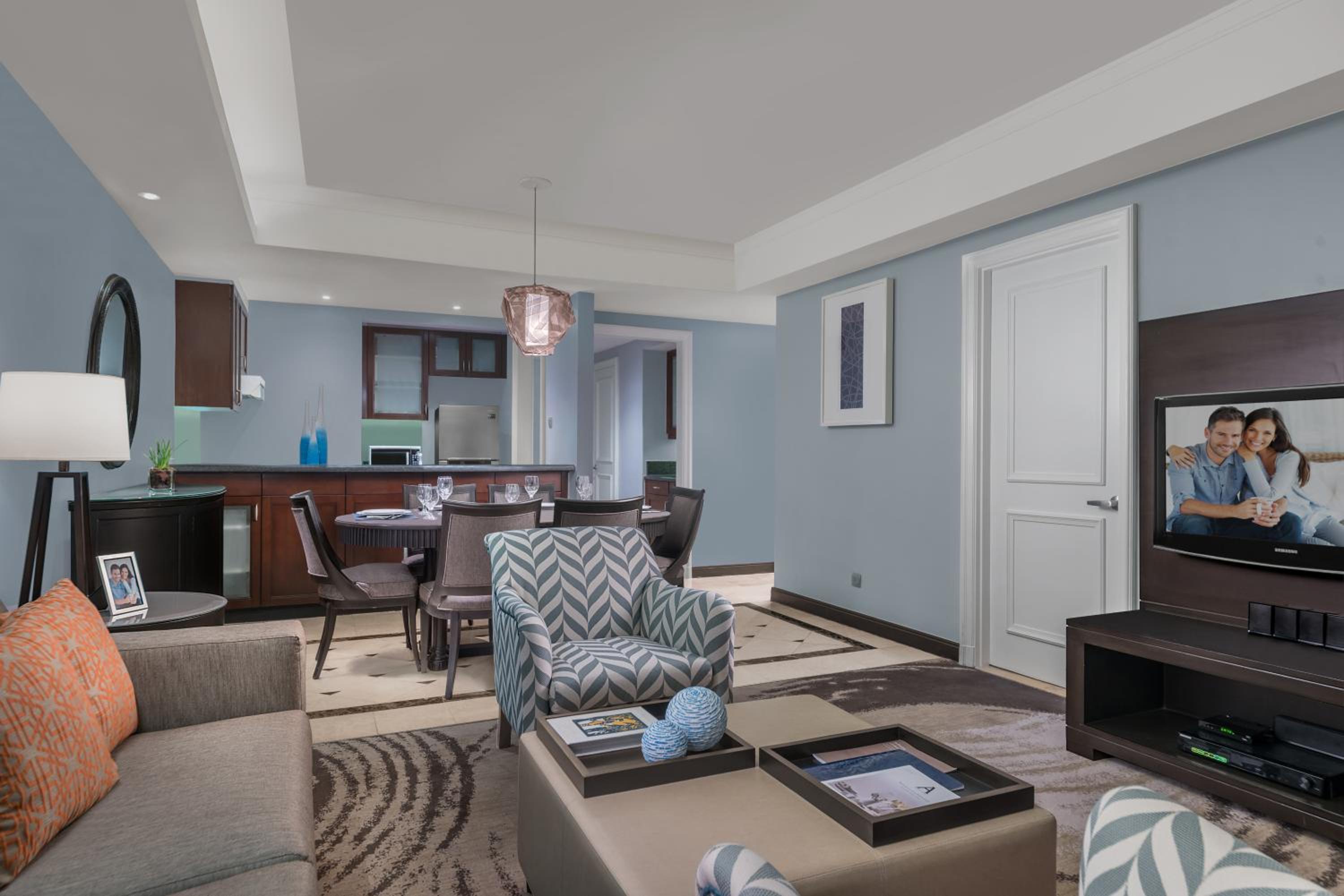 Deluxe Two-Bedroom Apartment - Photo 1