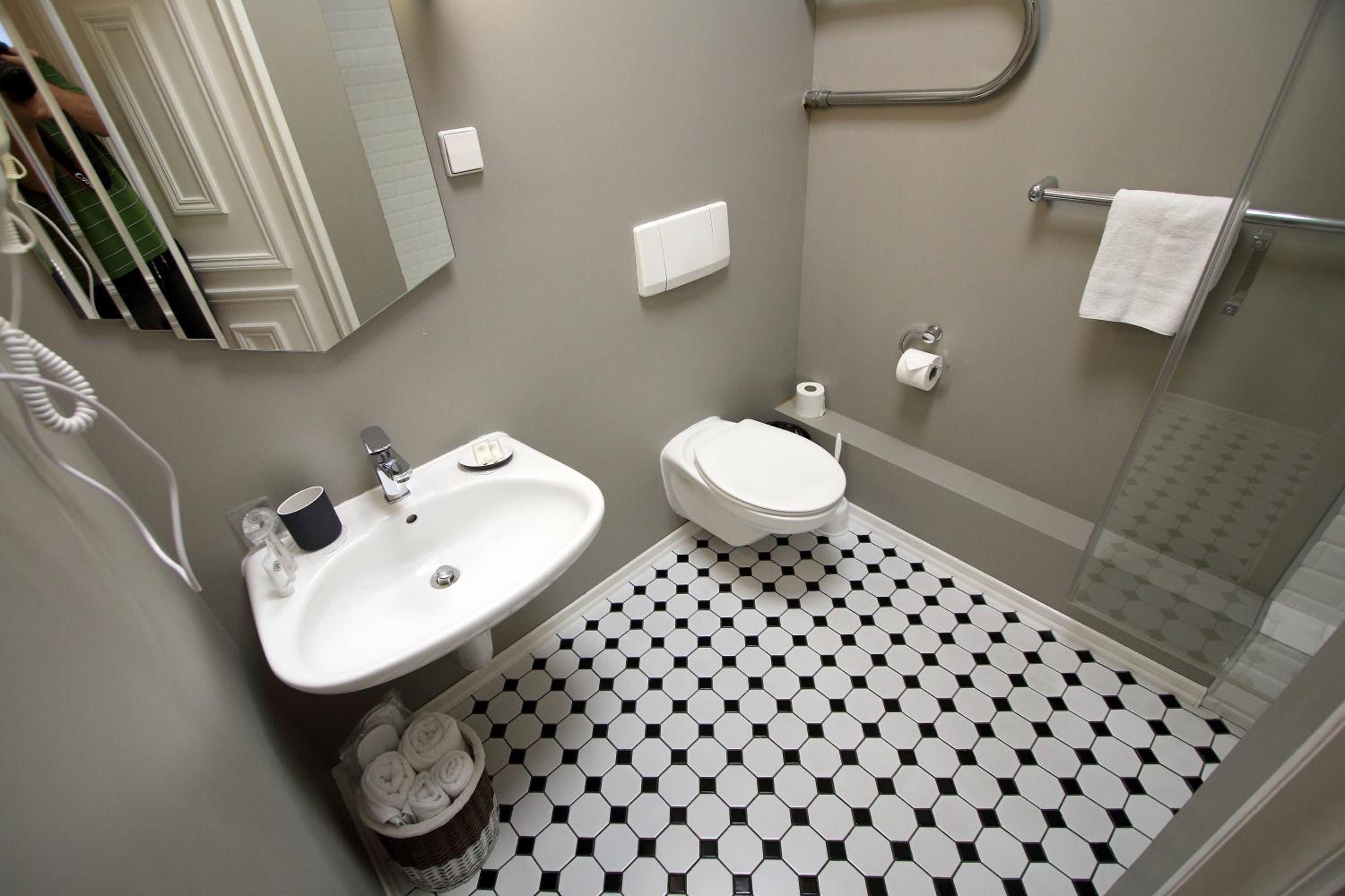 Economy Double Room - Photo 5