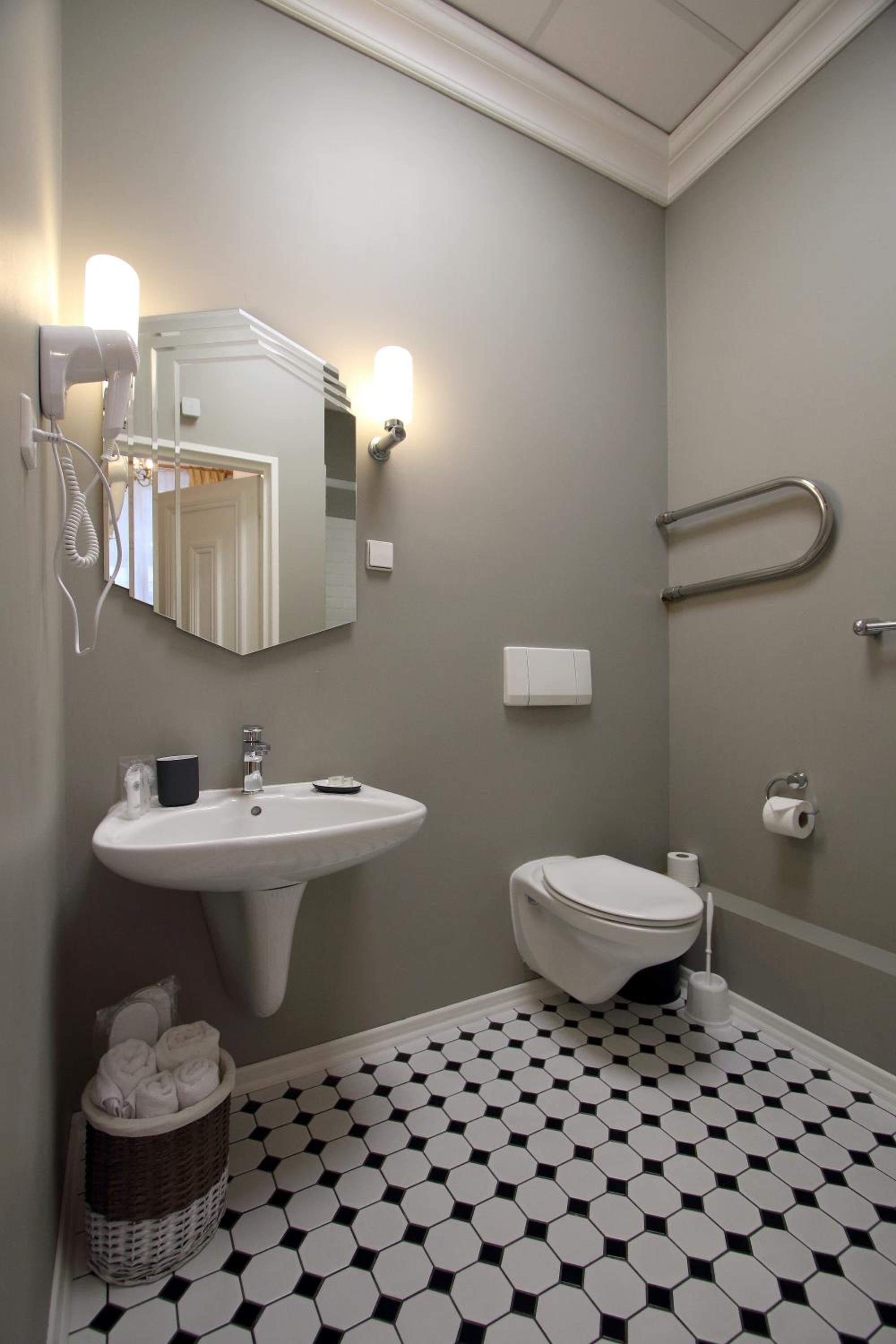 Economy Double Room - Photo 4