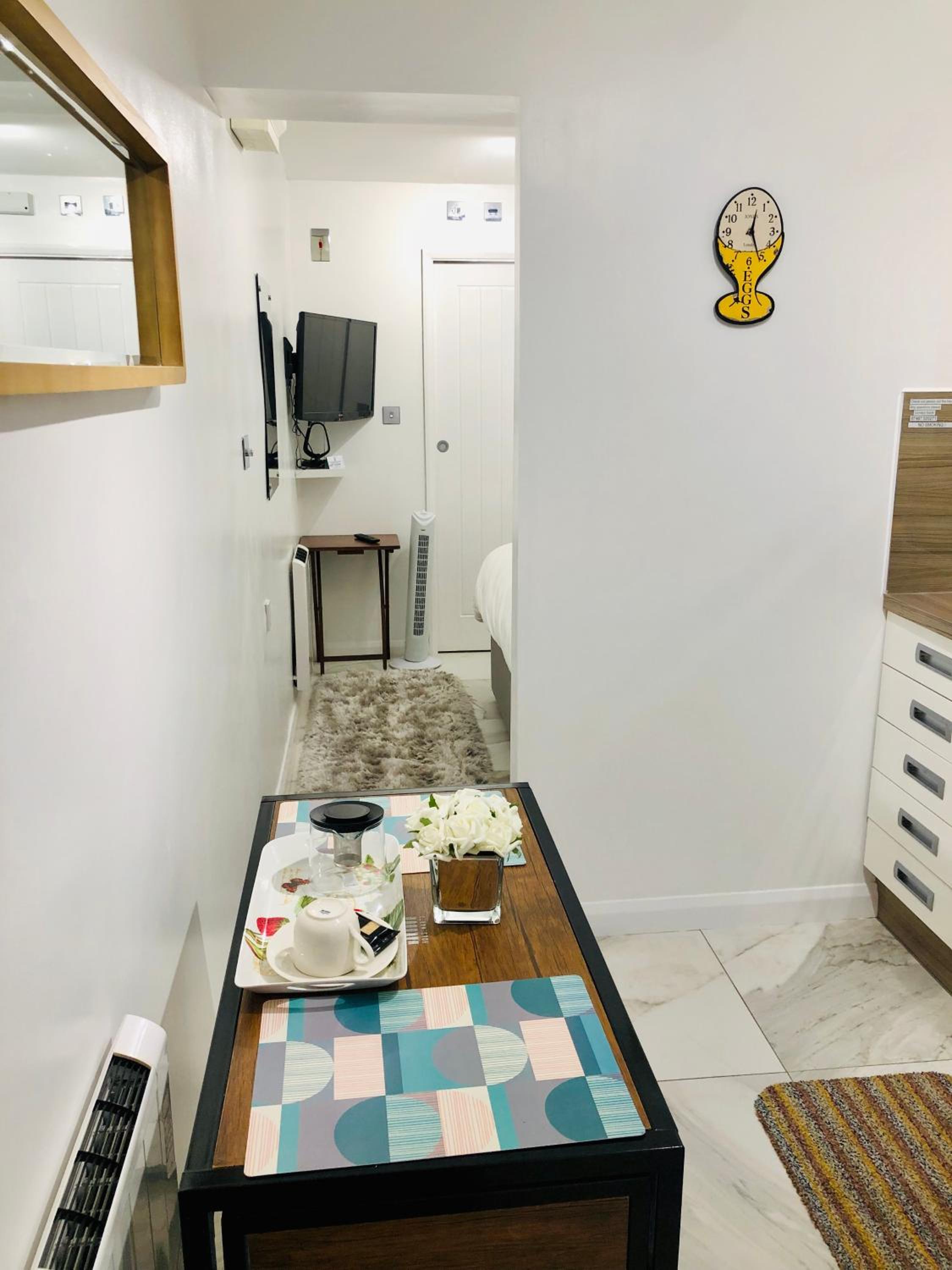 Studio Apartment photo 2