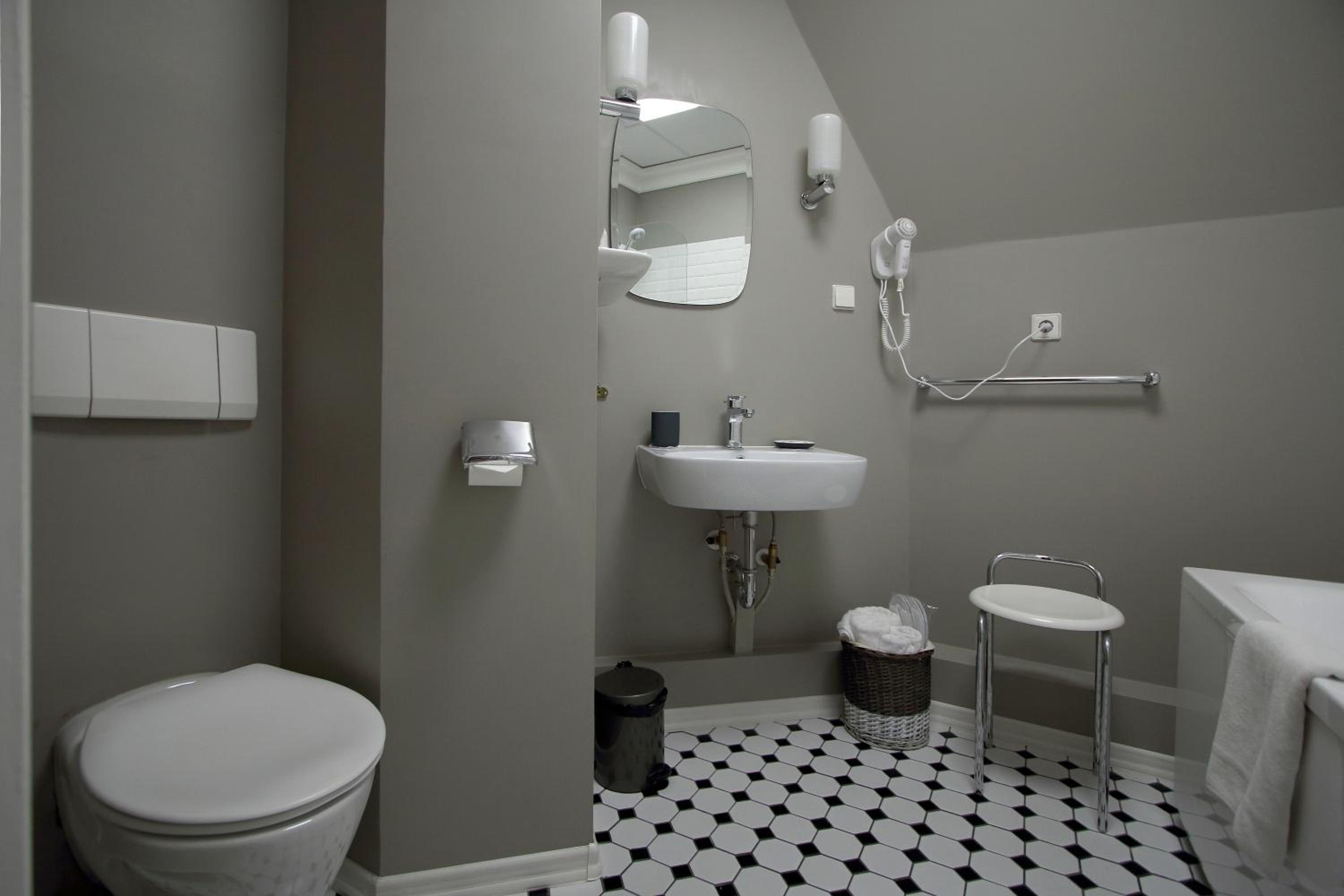 Standard Double Room - Photo 14