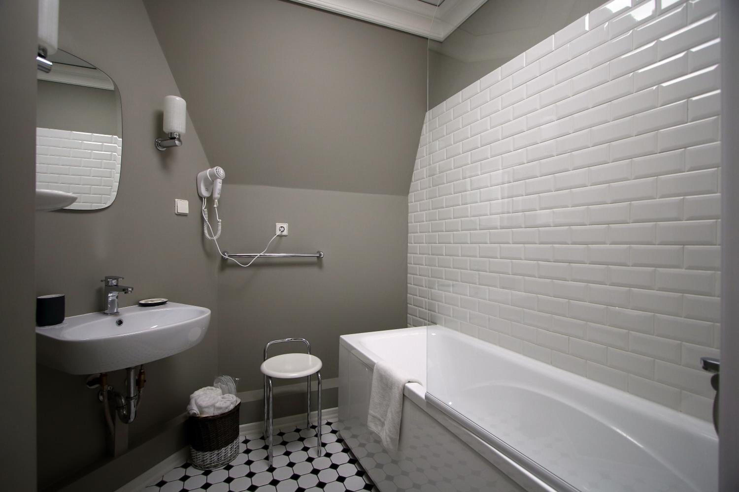 Standard Double Room - Photo 3