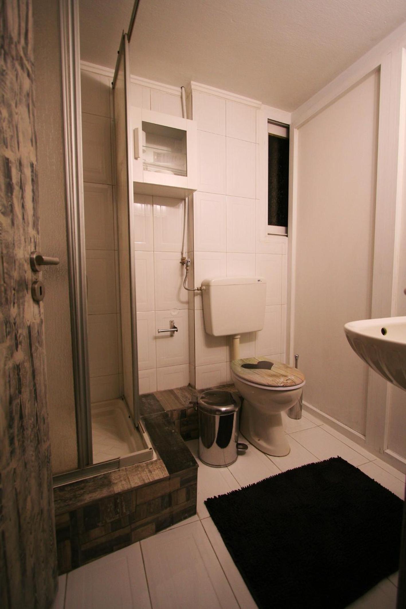 Two-Bedroom Apartment - Photo 8