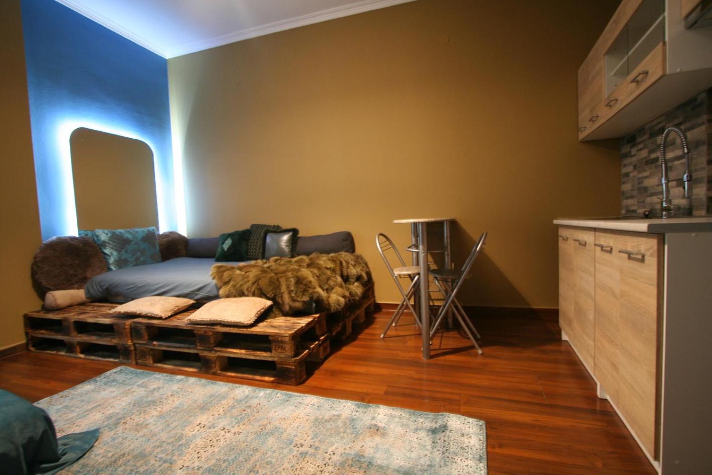 Two-Bedroom Apartment - Photo 3