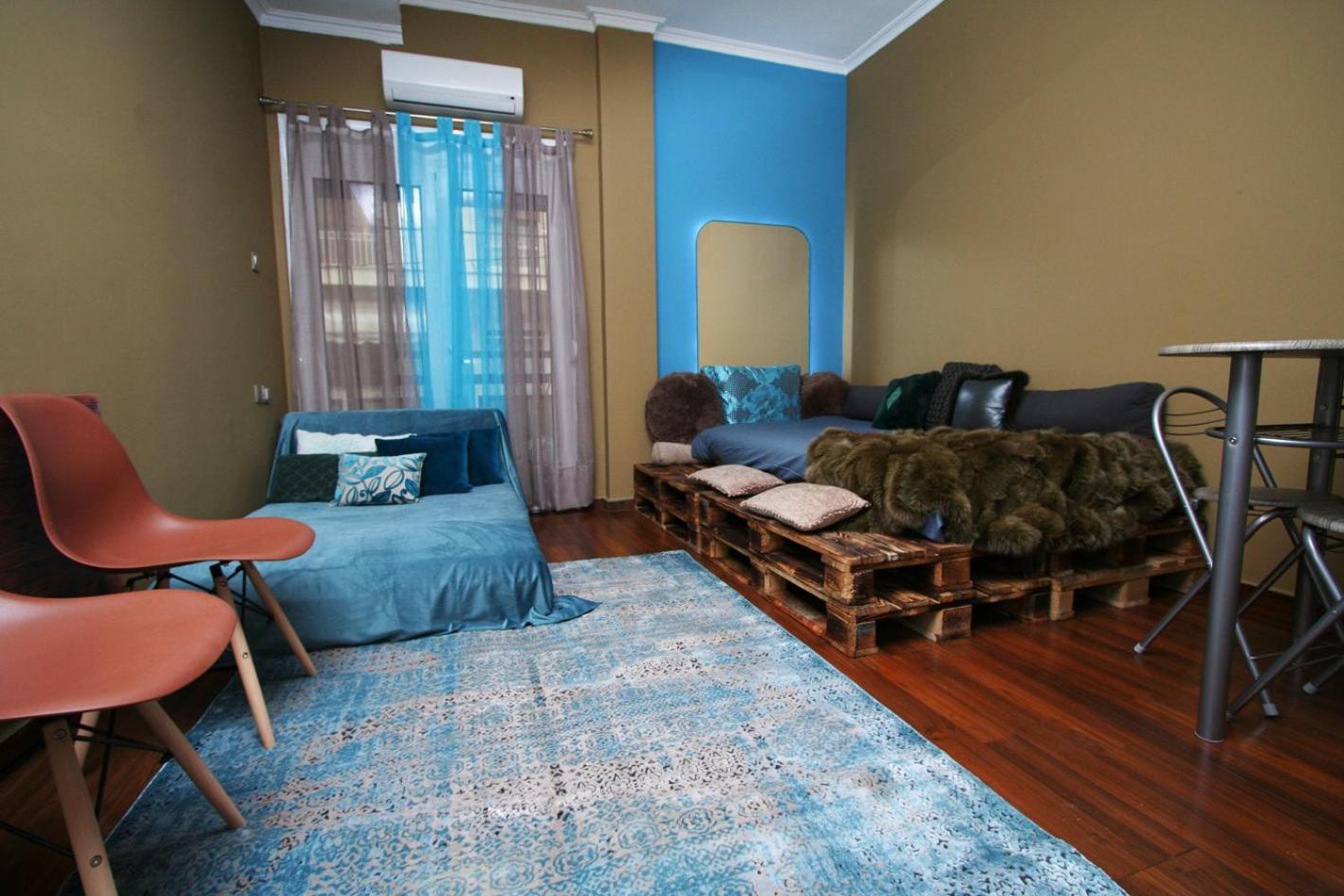 Two-Bedroom Apartment - Photo 5