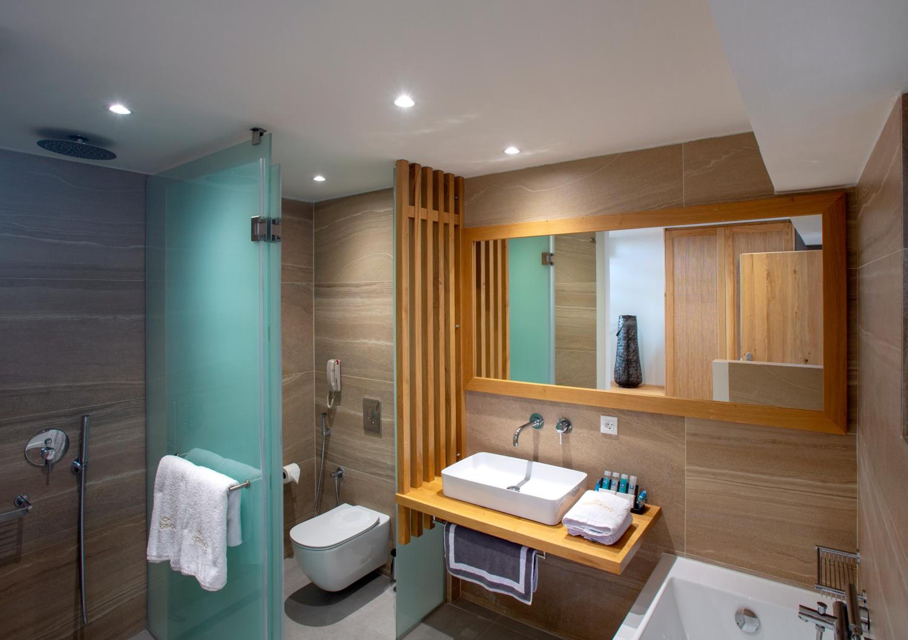 Deluxe Suite with Side Sea View & Private Pool- Split Level