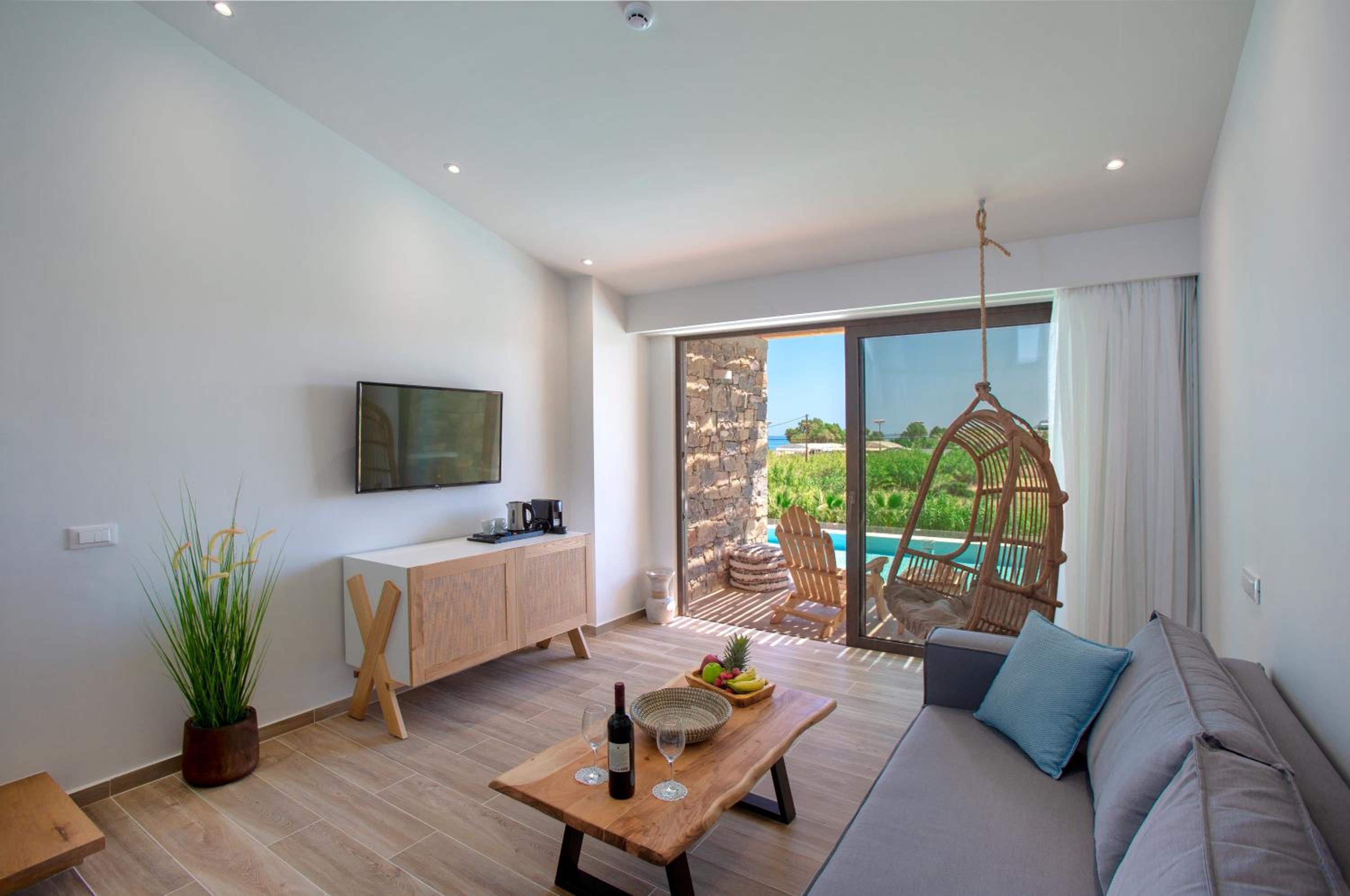 Deluxe Suite with Side Sea View & Private Pool- Split Level