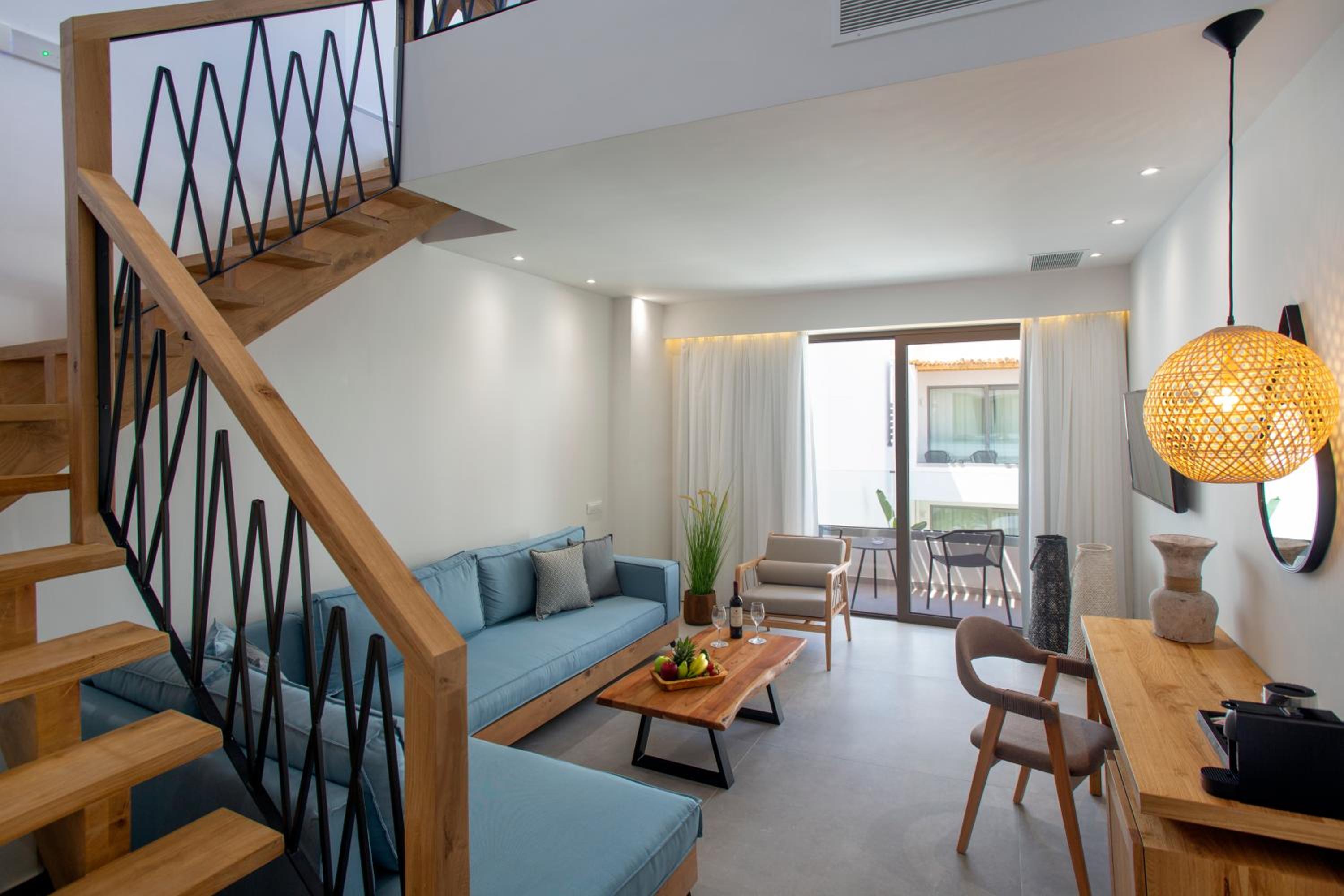 Deluxe Suite, Split Level