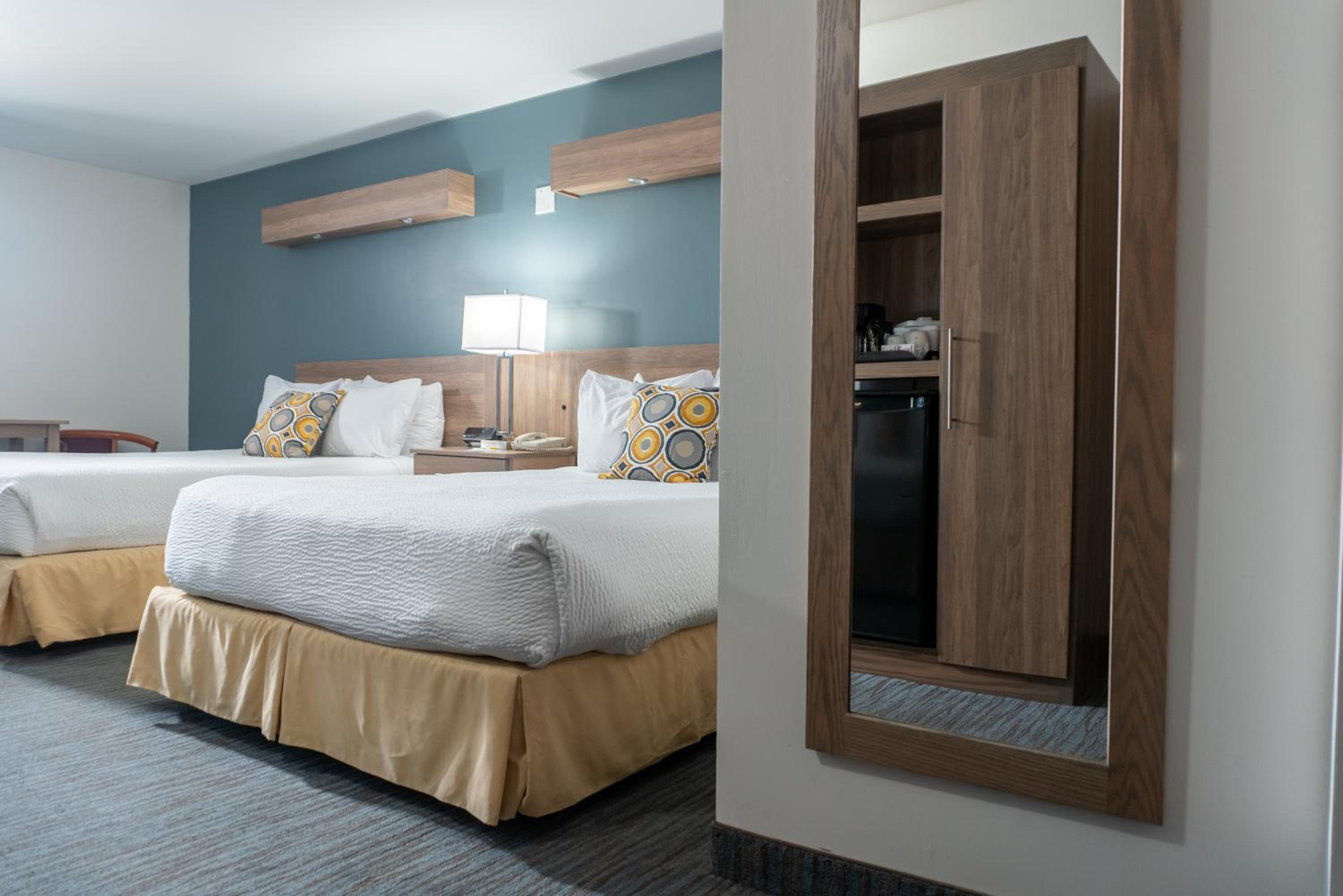 Room with Two Queen Beds photo 1