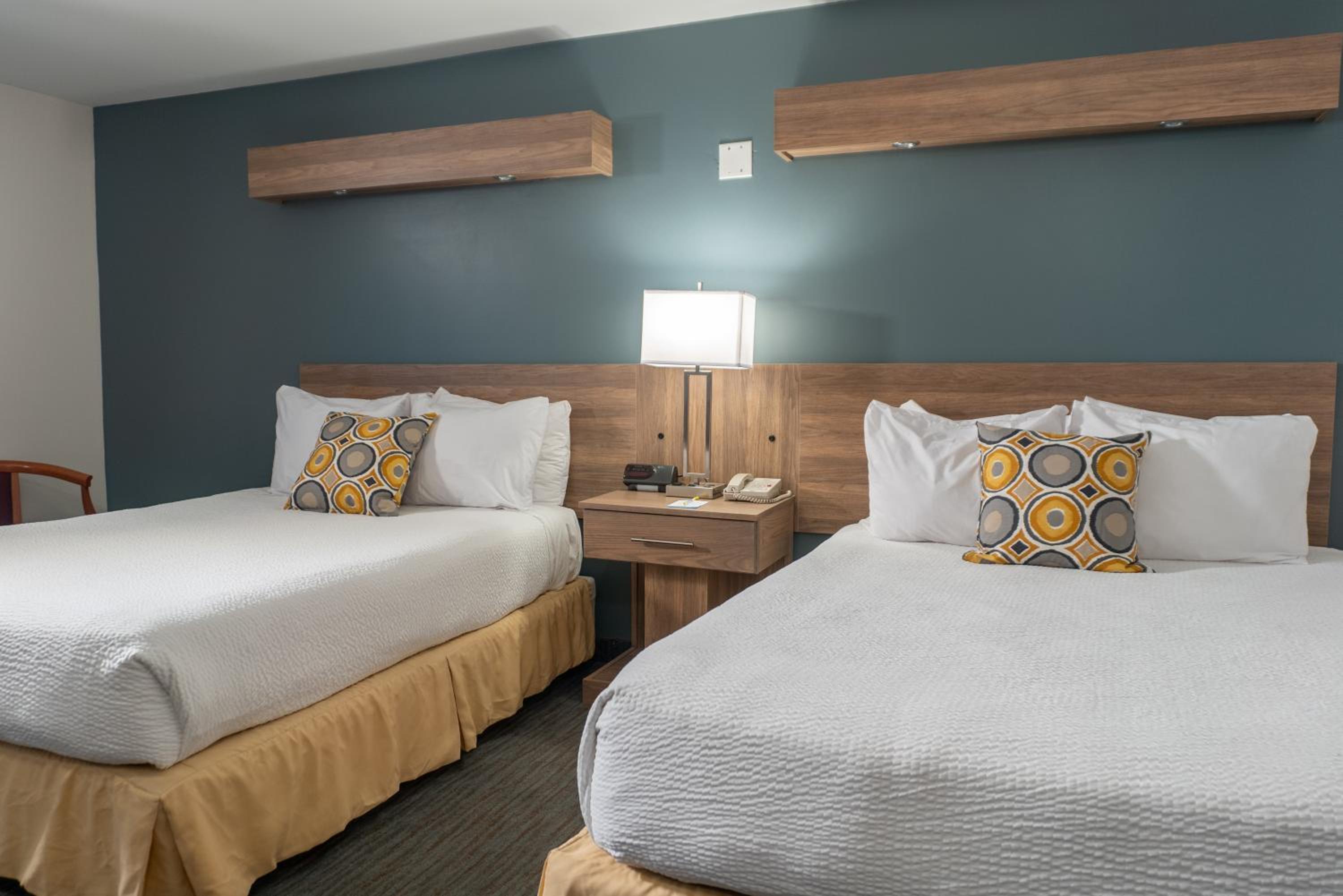 Room with Two Queen Beds photo 3