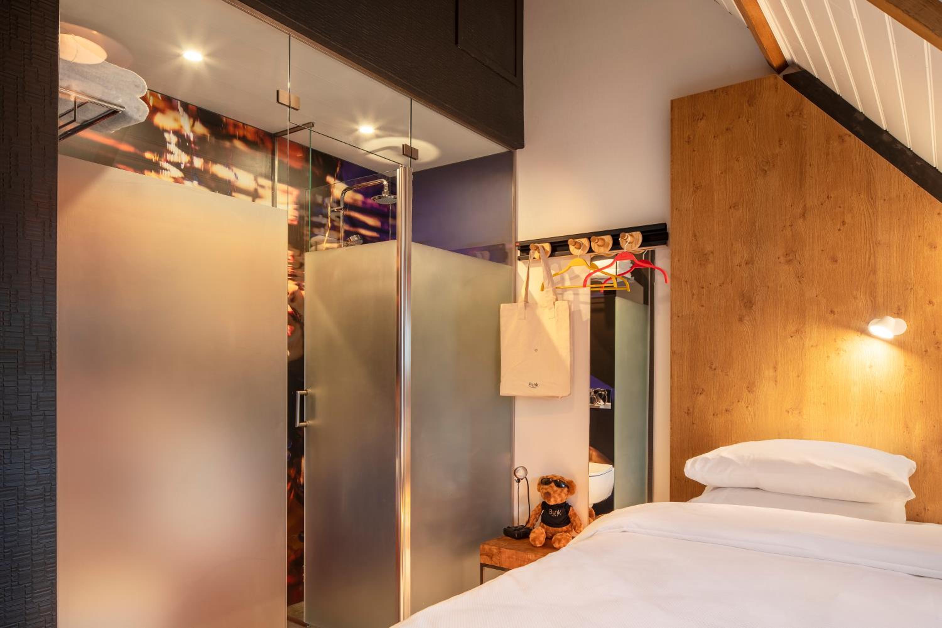 Epic room photo 3