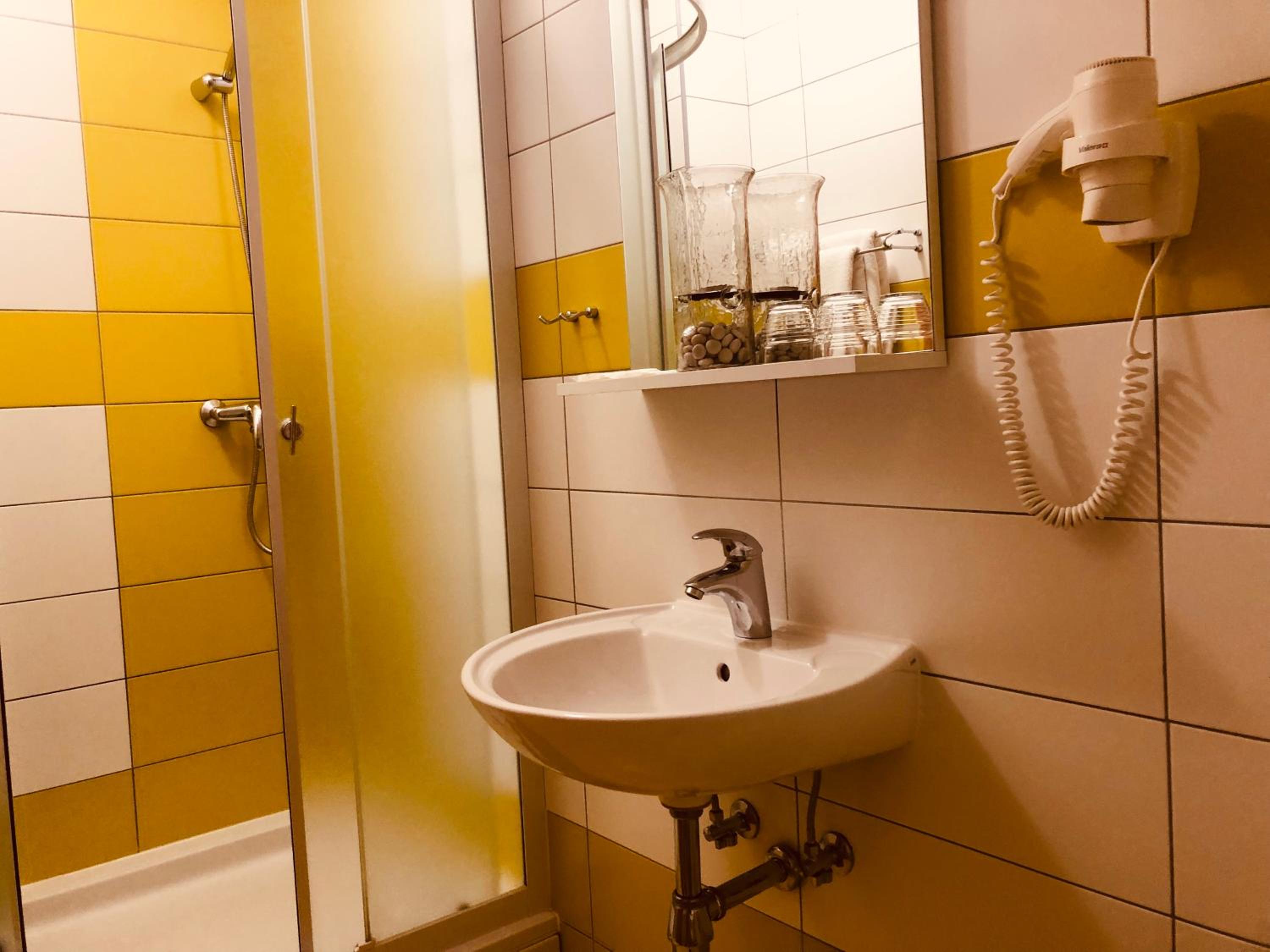 Double Room - Photo 32