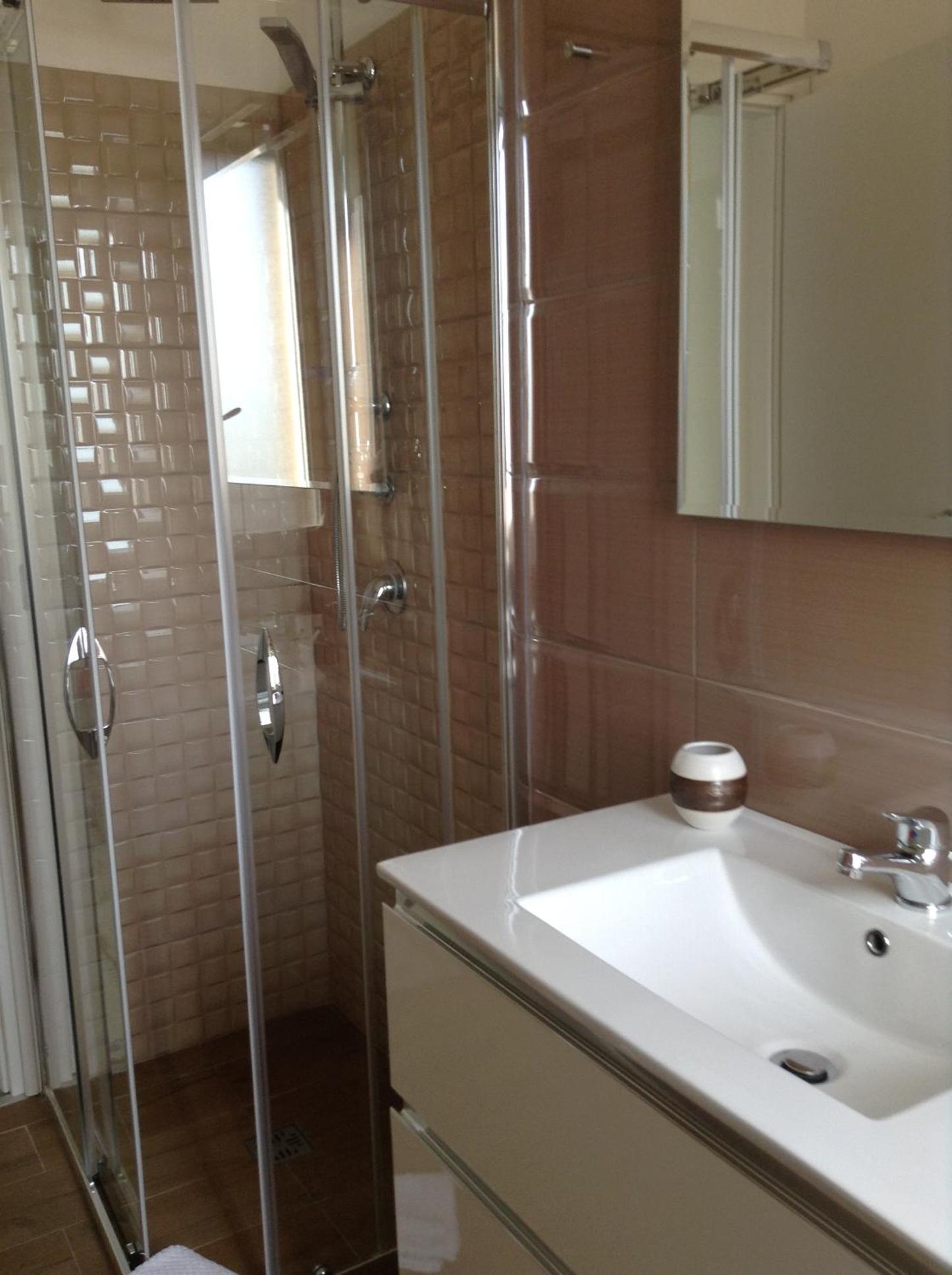 Apartment with Sea View - Photo 14