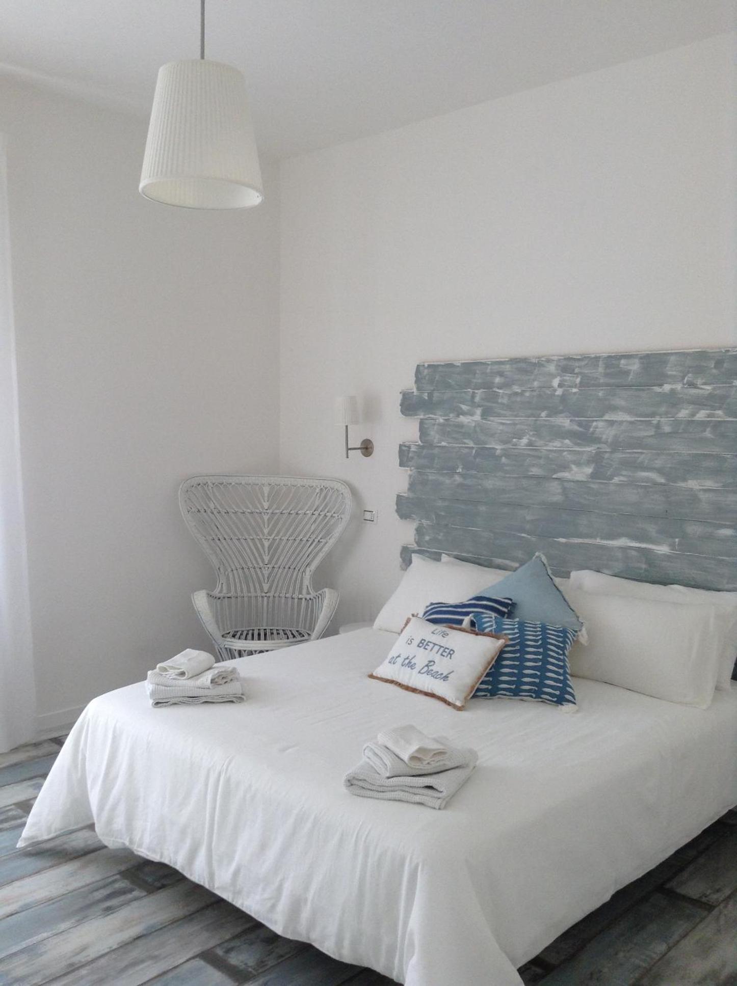 Apartment with Sea View - Photo 16