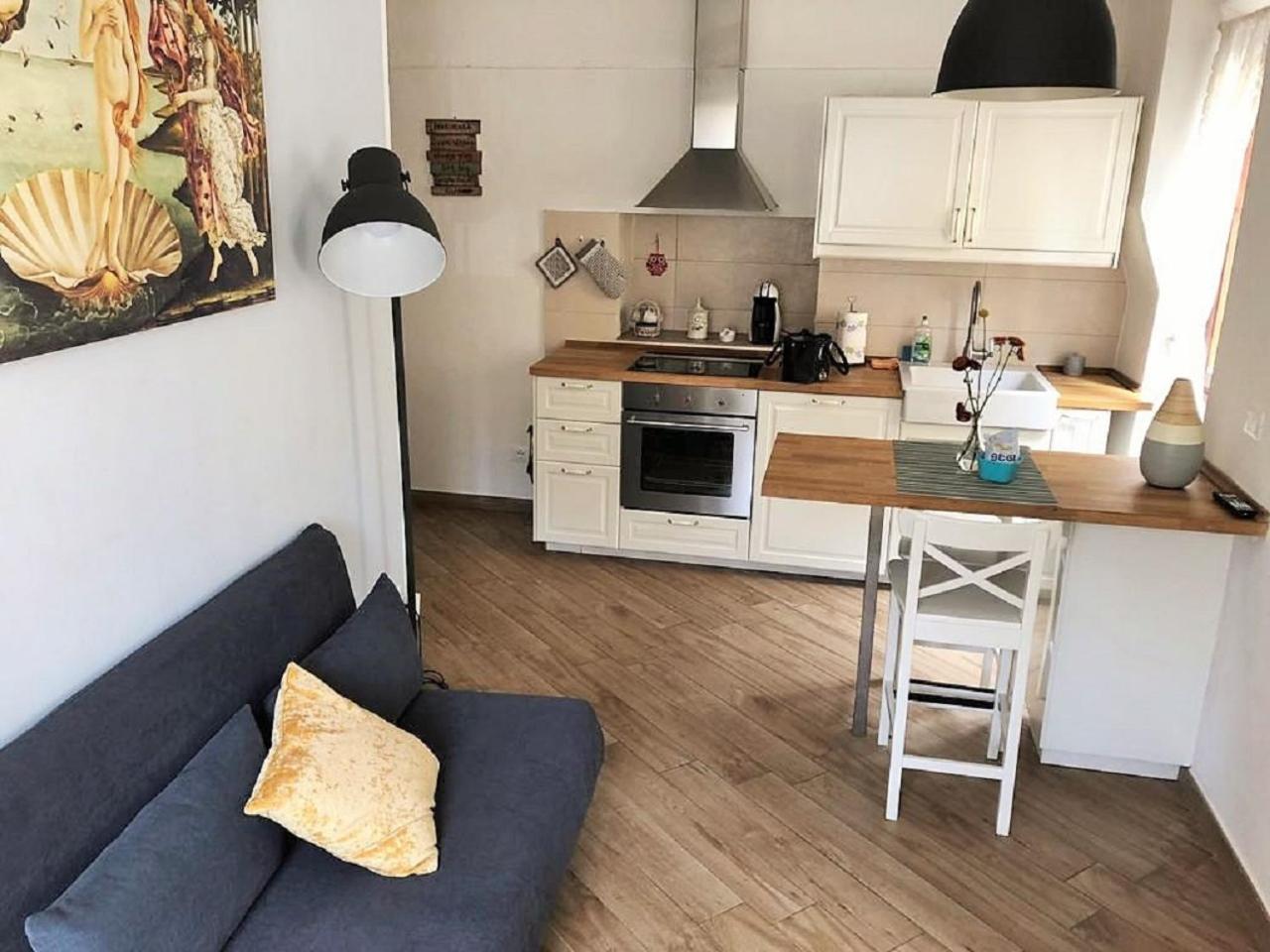 Apartment photo 2