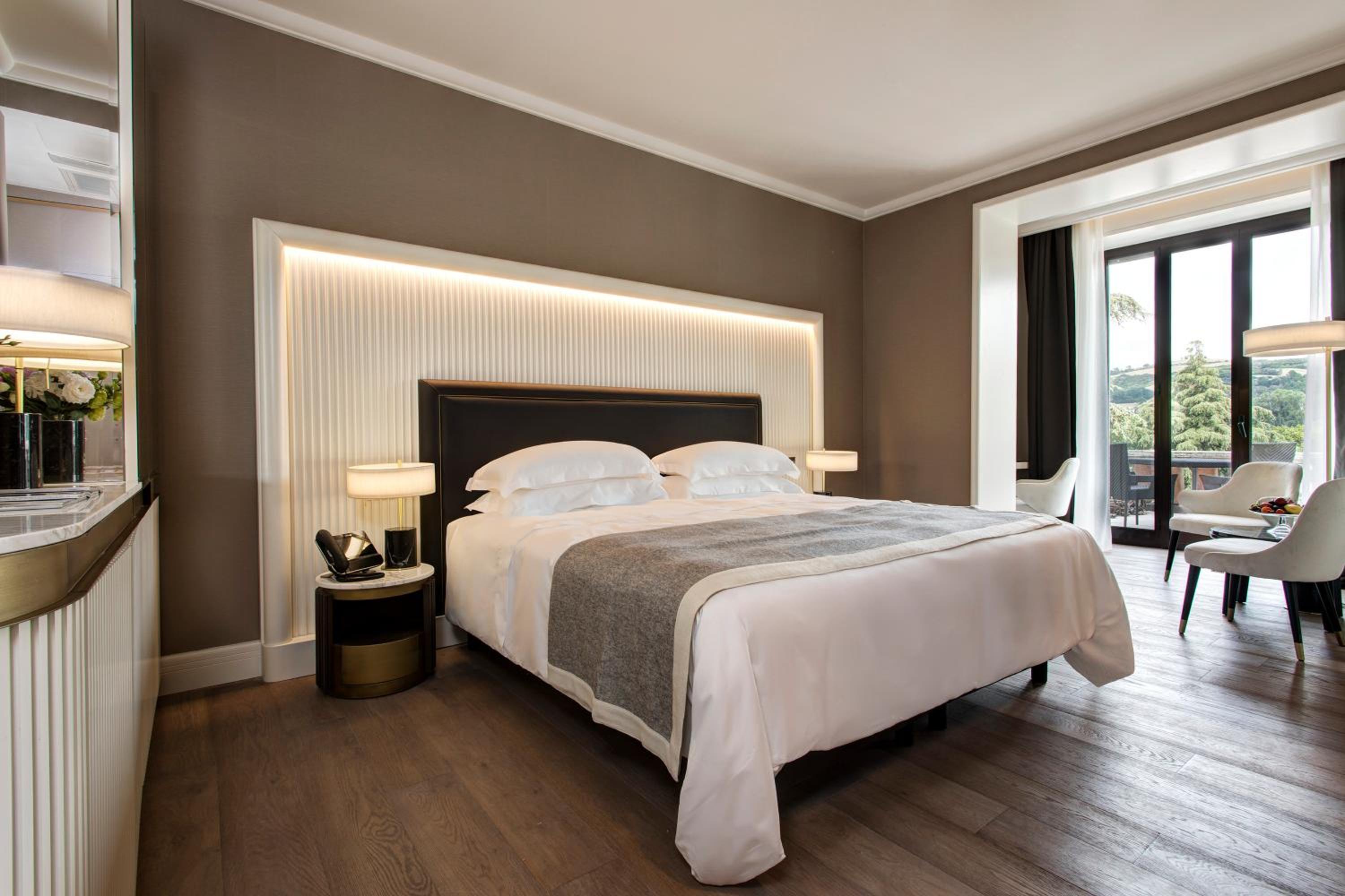Deluxe Double Room with Terrace - Photo 4