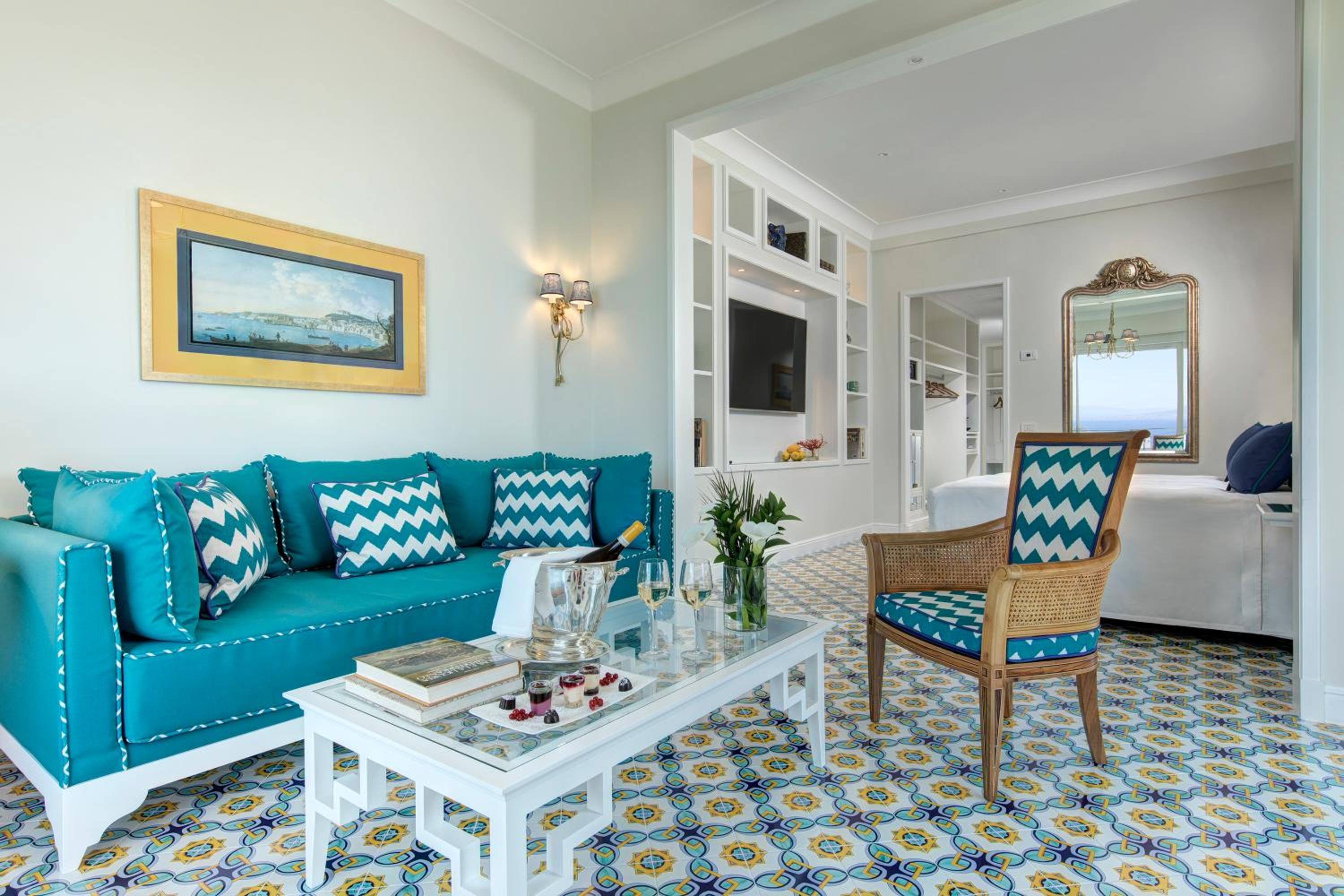 Sorrento Suite with Sea View - Photo 4