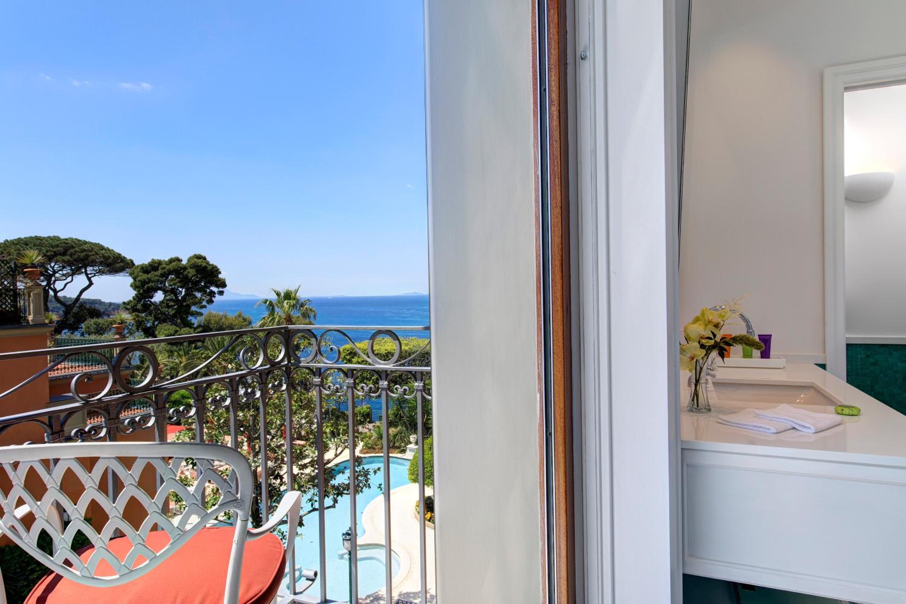 Sorrento Suite with Sea View - Photo 3