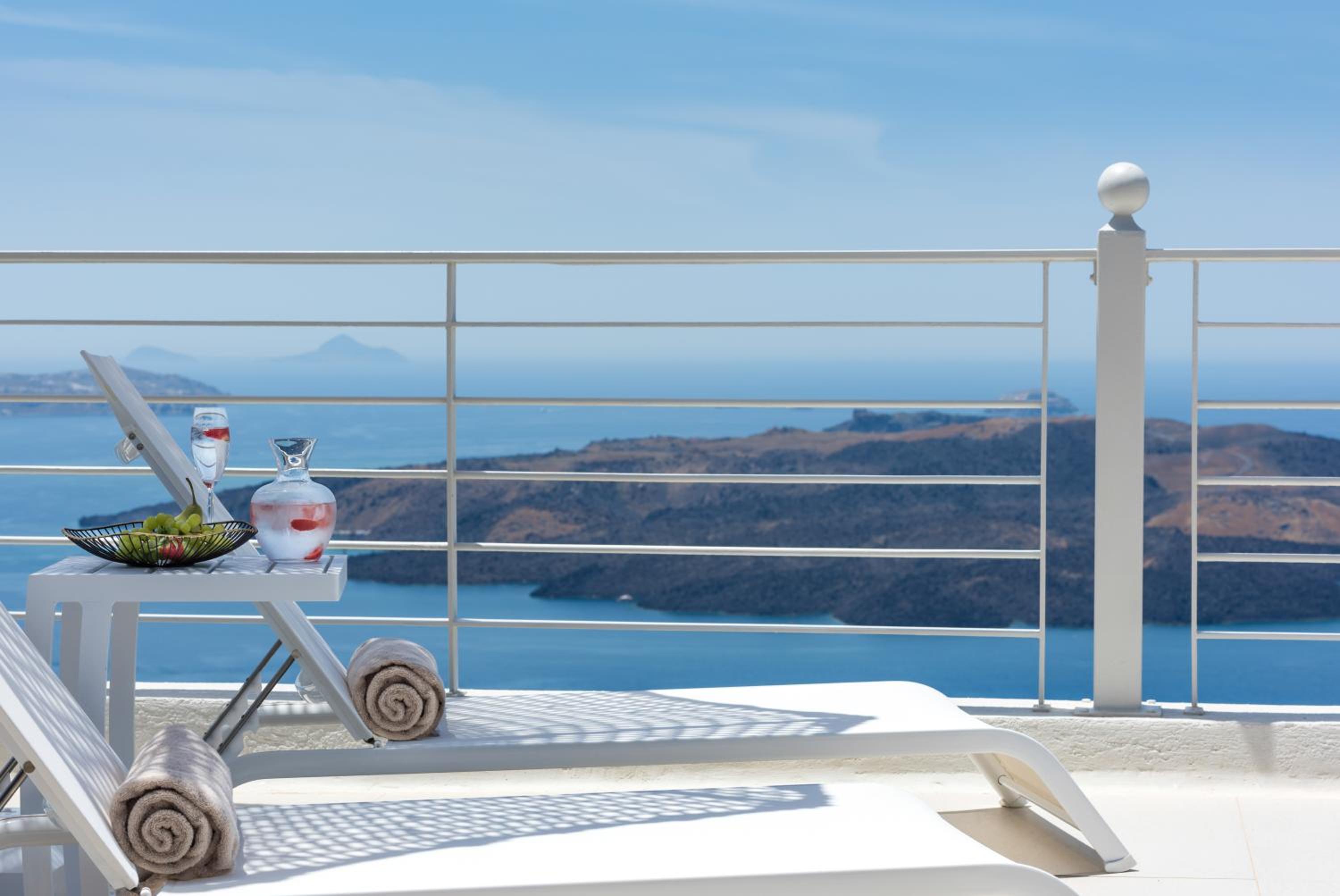 Honeymoon Villa with Hot Tub and Caldera View - Photo 9