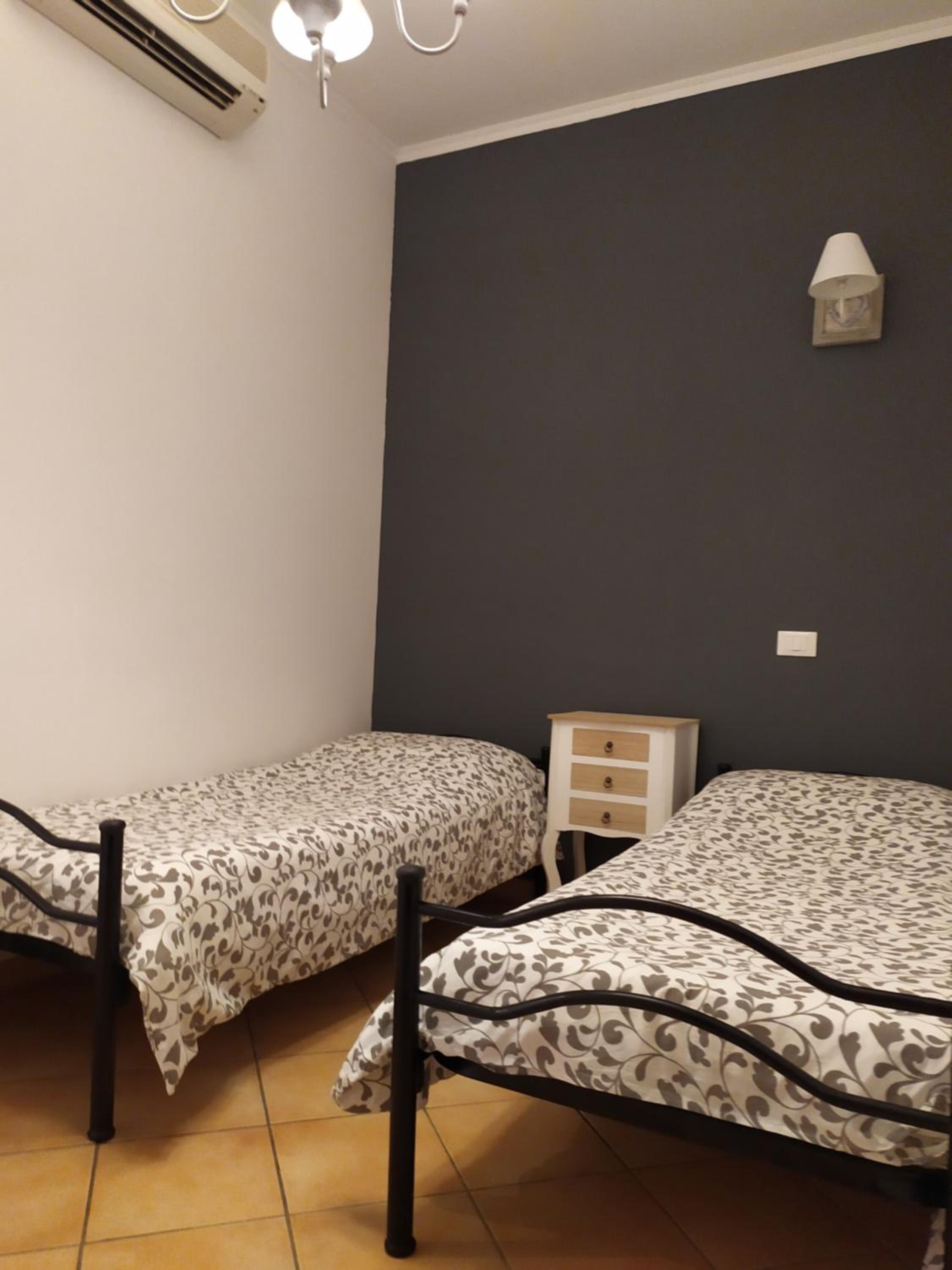 Quadruple Room - Photo 5