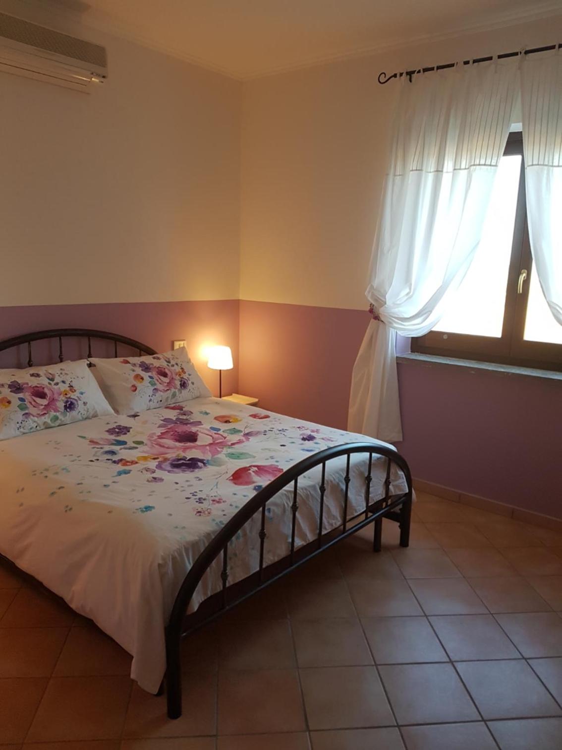 One-Bedroom Apartment - Photo 4
