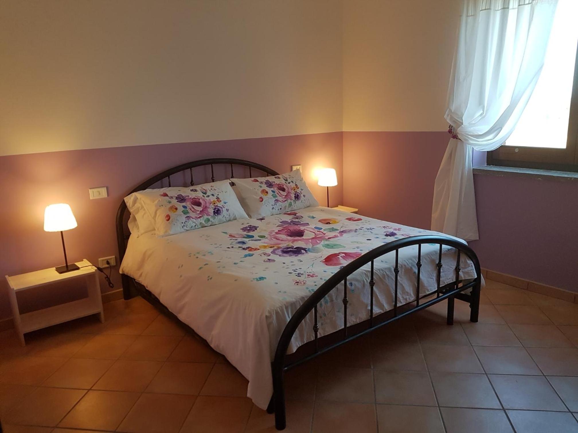 One-Bedroom Apartment - Photo 1