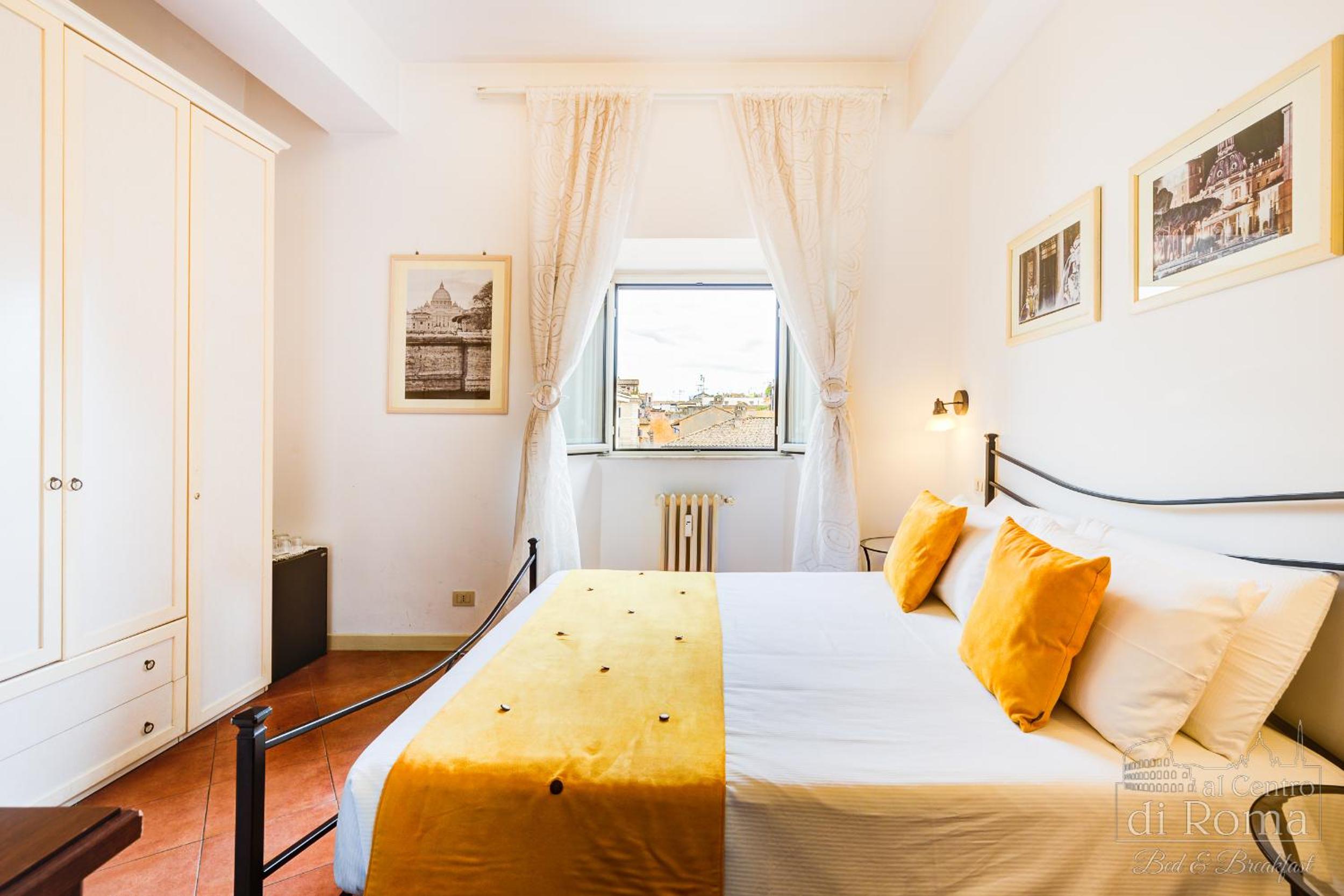 Double room overlooking the Basilica  photo 1