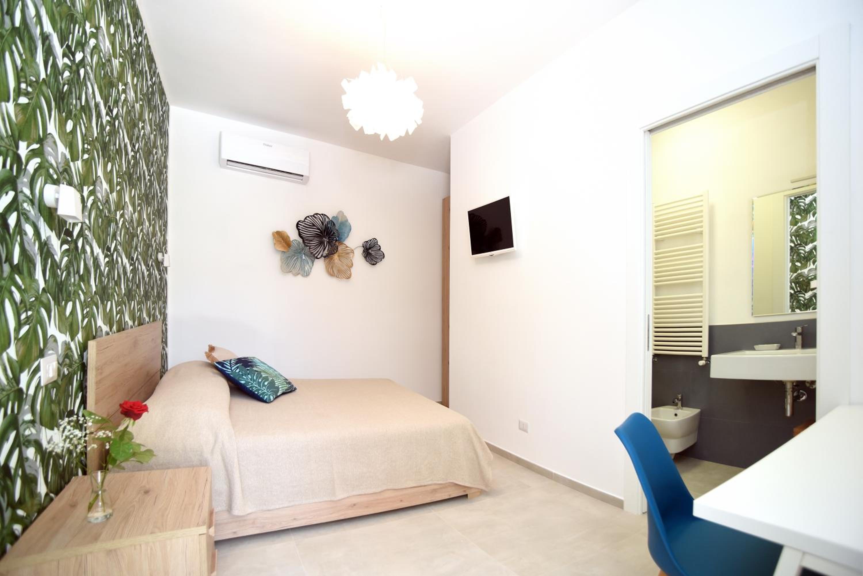 Double Room - Photo 3