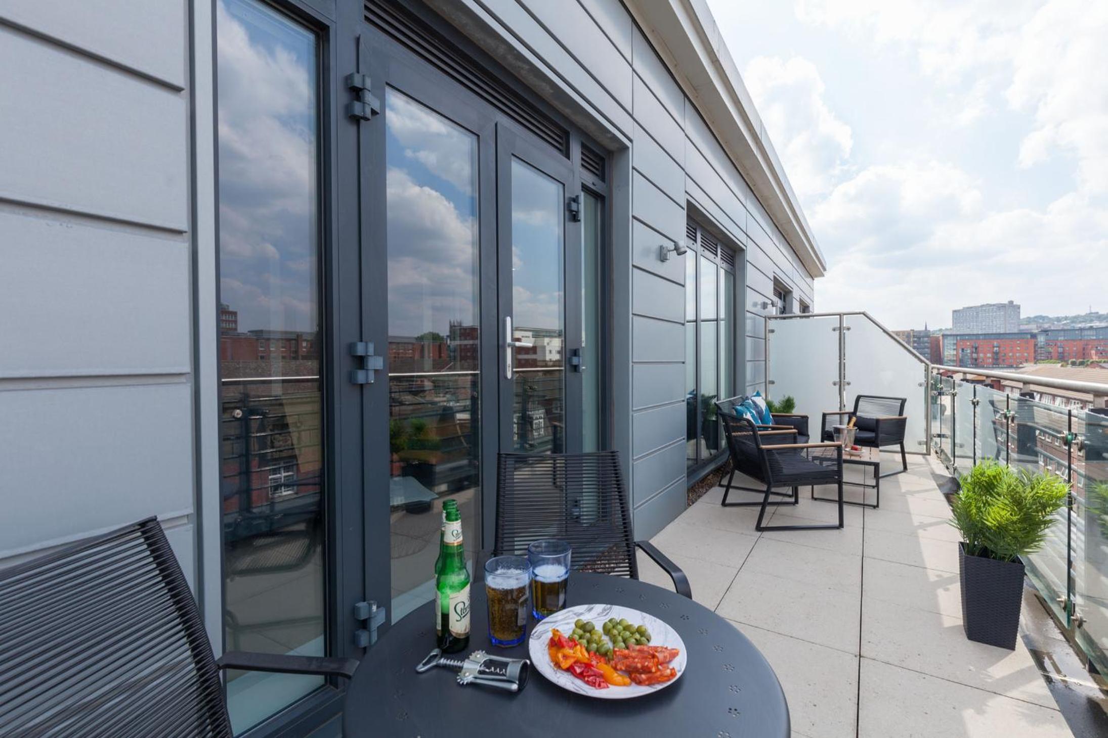 Penthouse Apartment photo 2