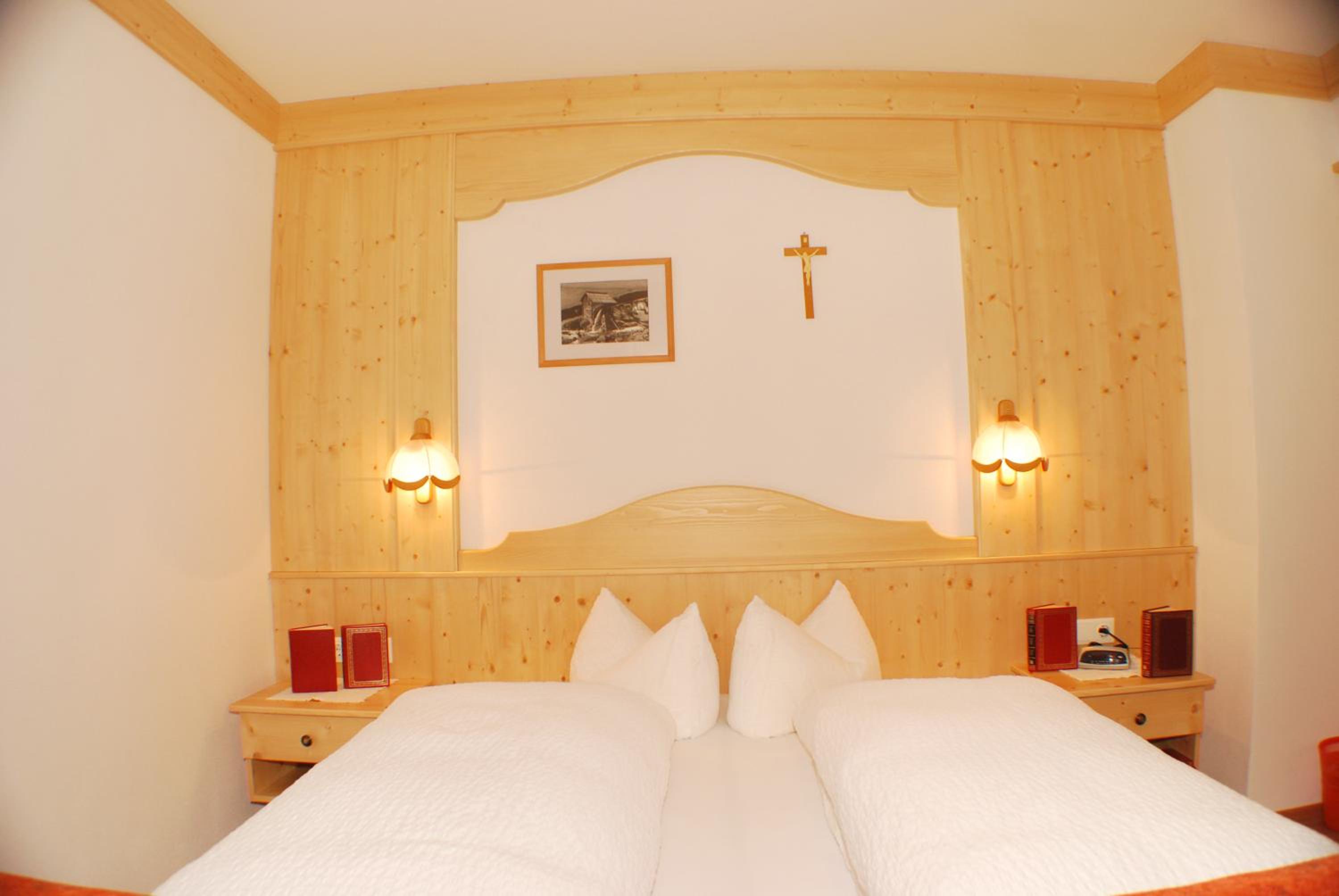 Two-Bedroom Apartment with Balcony photo 3