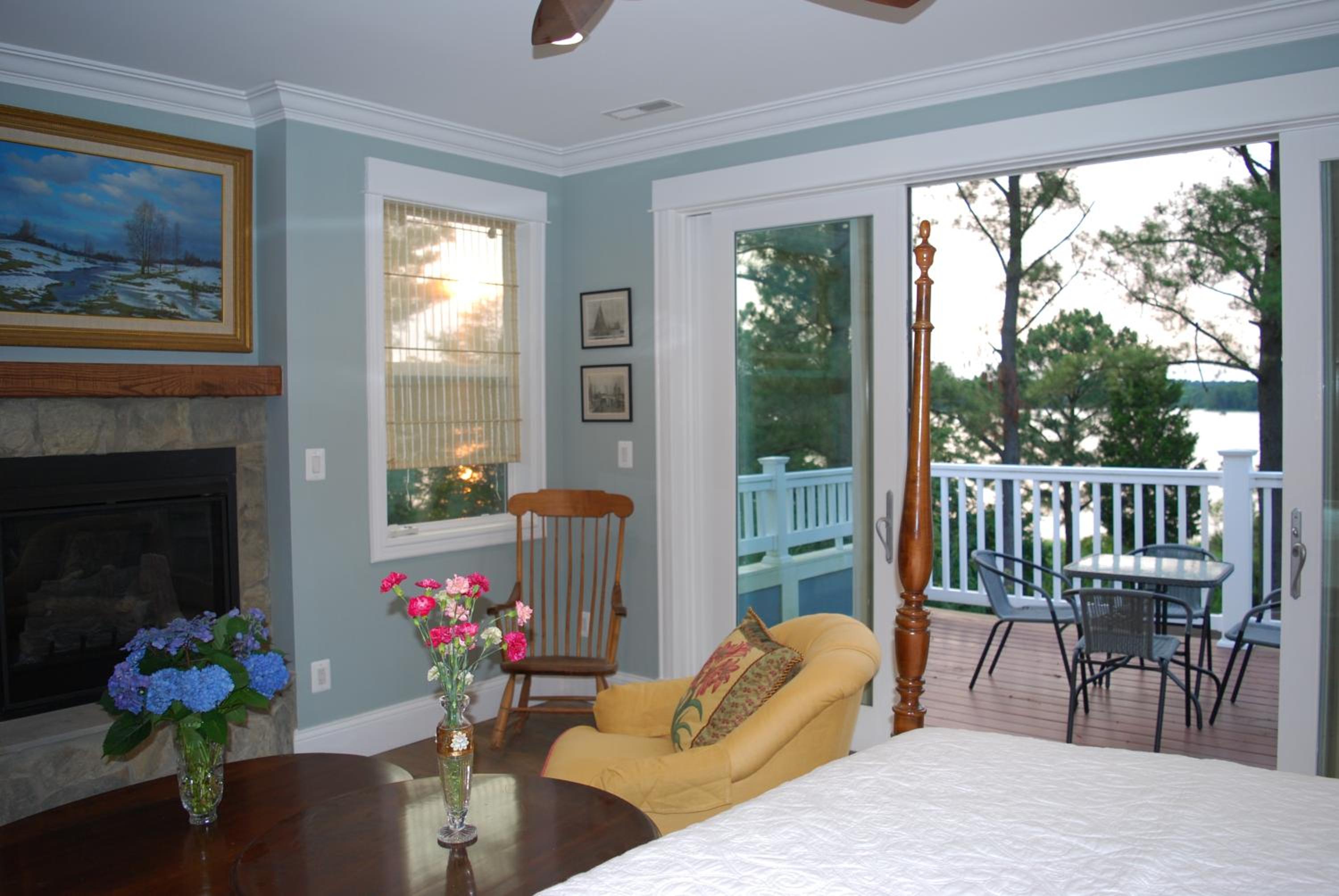 Deluxe Double Room with Balcony and Sea View - Photo 9