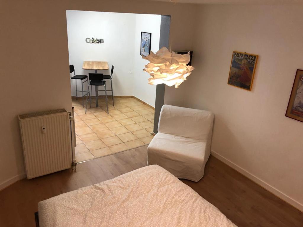 Studio Apartment - Photo 3