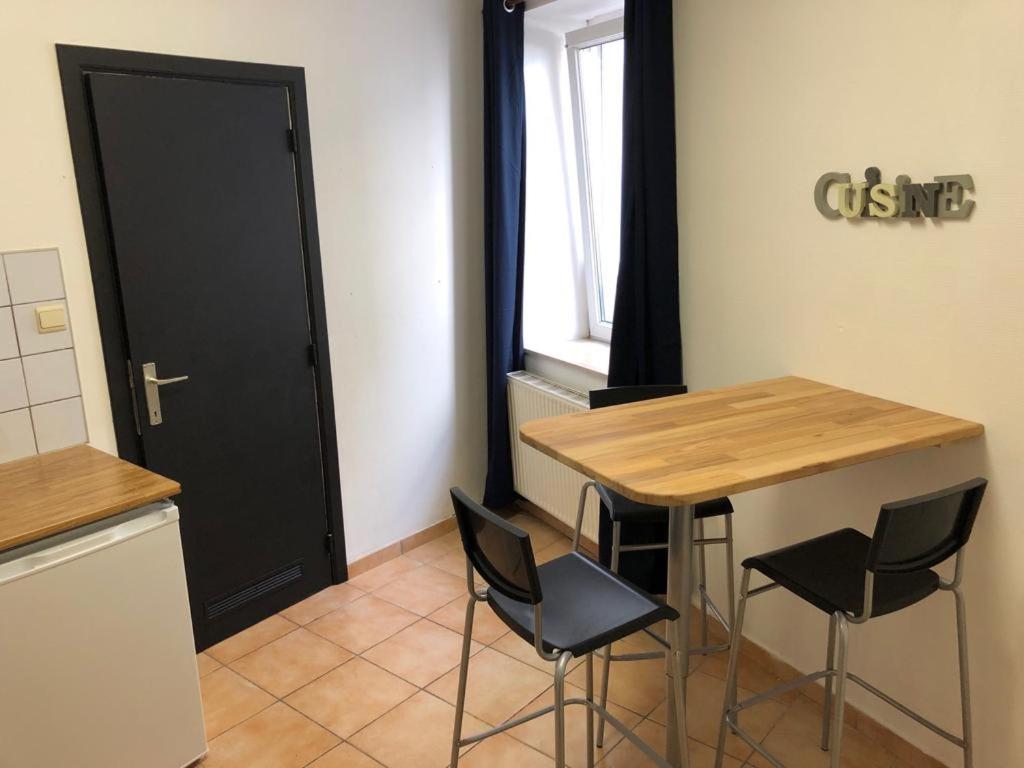 Studio Apartment - Photo 8