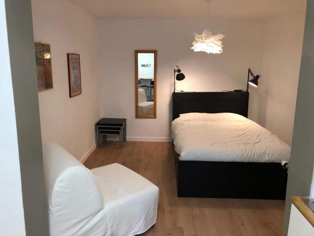 Studio Apartment - Photo 14