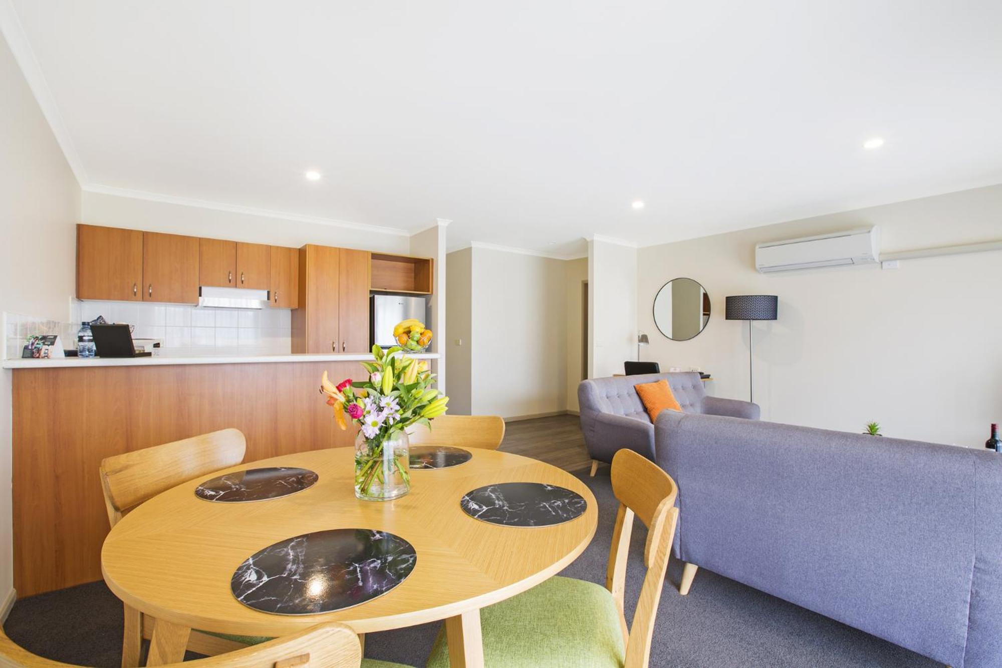 One-Bedroom Apartment - Photo 6
