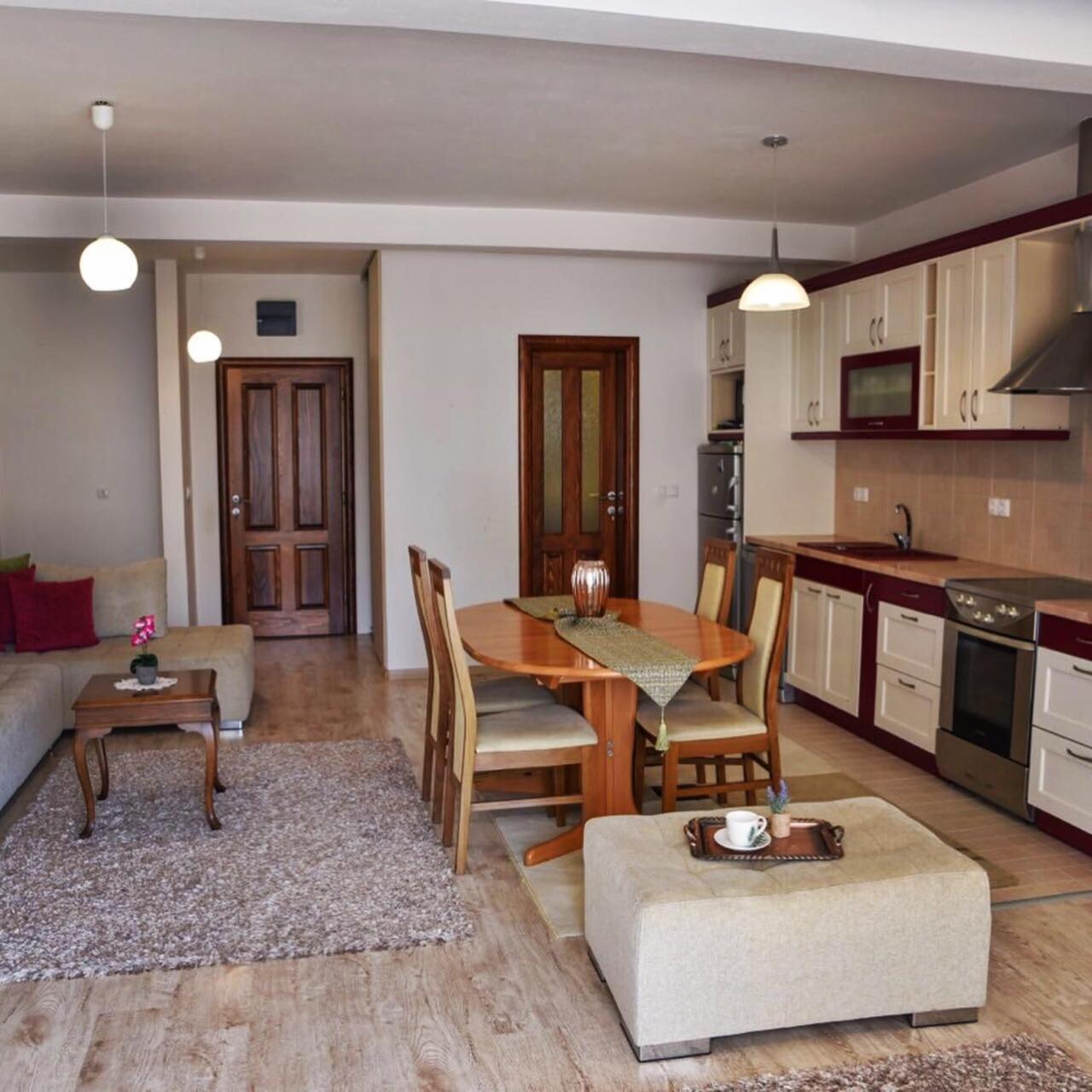 One-Bedroom Apartment - Photo 2