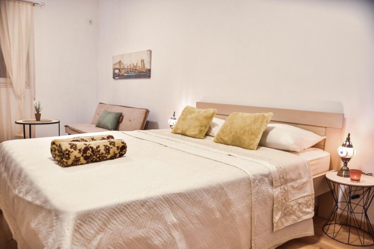 One-Bedroom Apartment - Photo 7