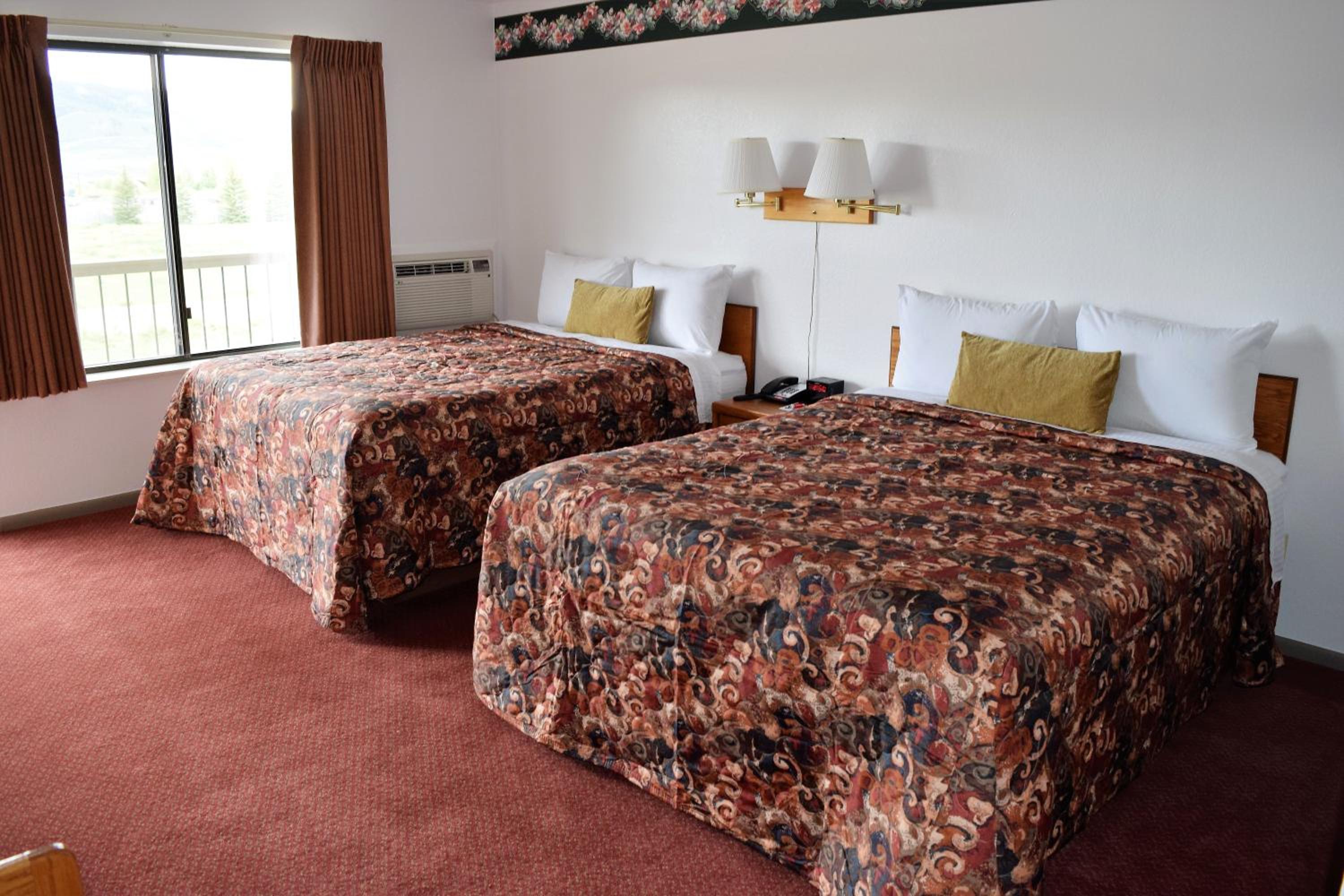 Queen Room with Two Queen Beds - Non-Smoking photo 1