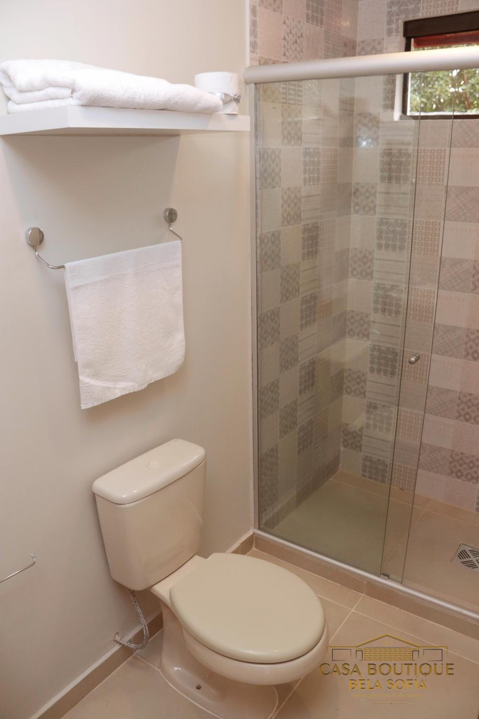 Standard Double Room with Shared Bathroom photo 3