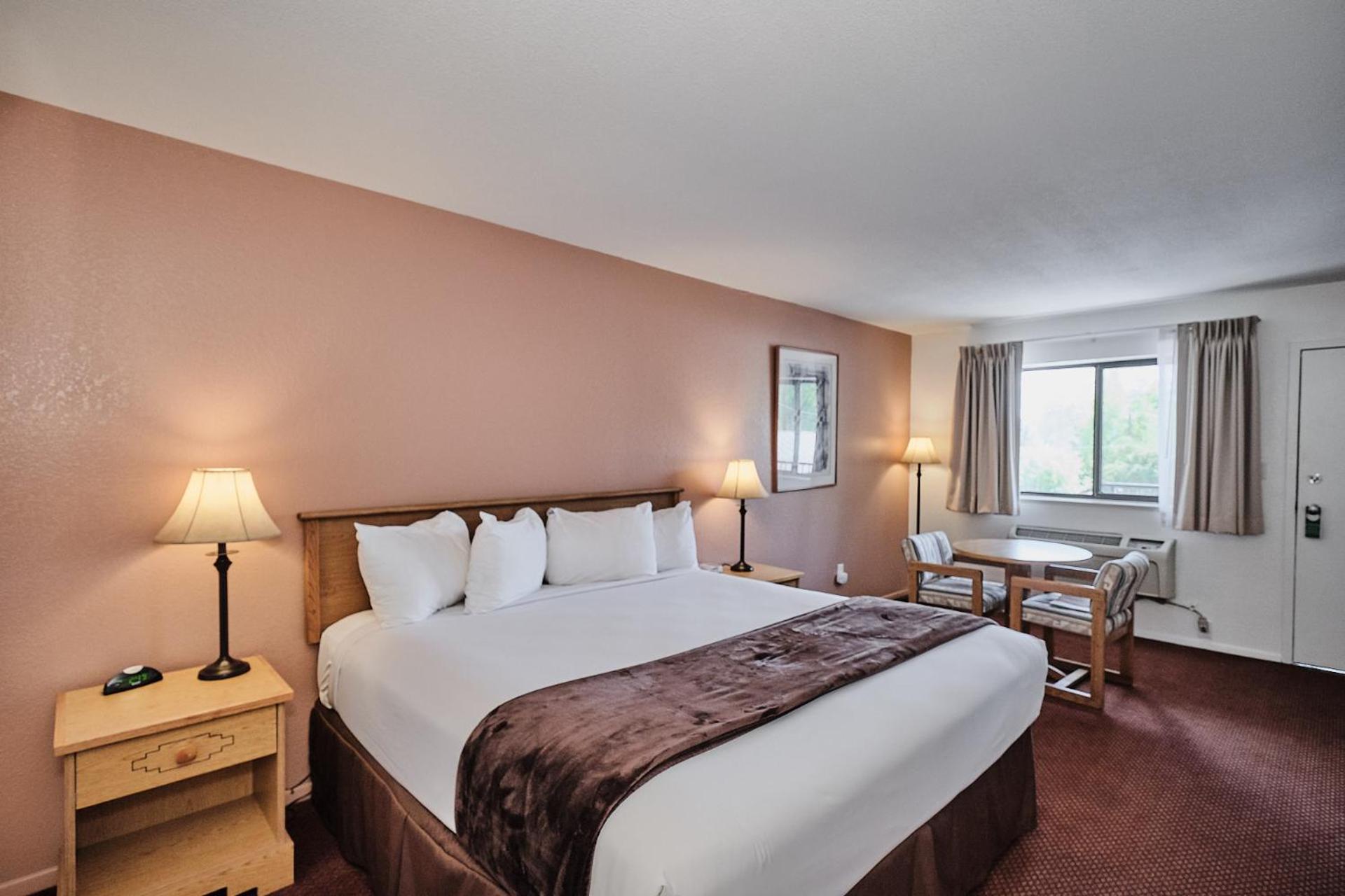 King Room - Non-Smoking - Photo 29