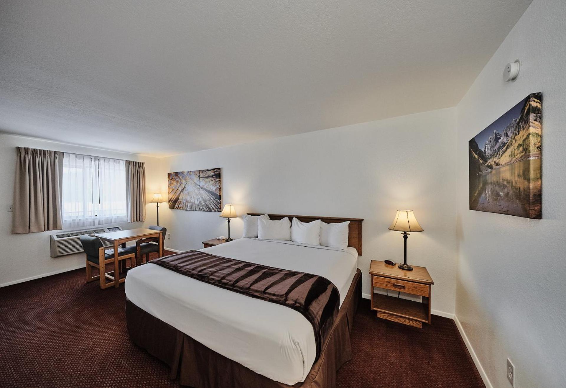 King Room - Non-Smoking - Photo 25